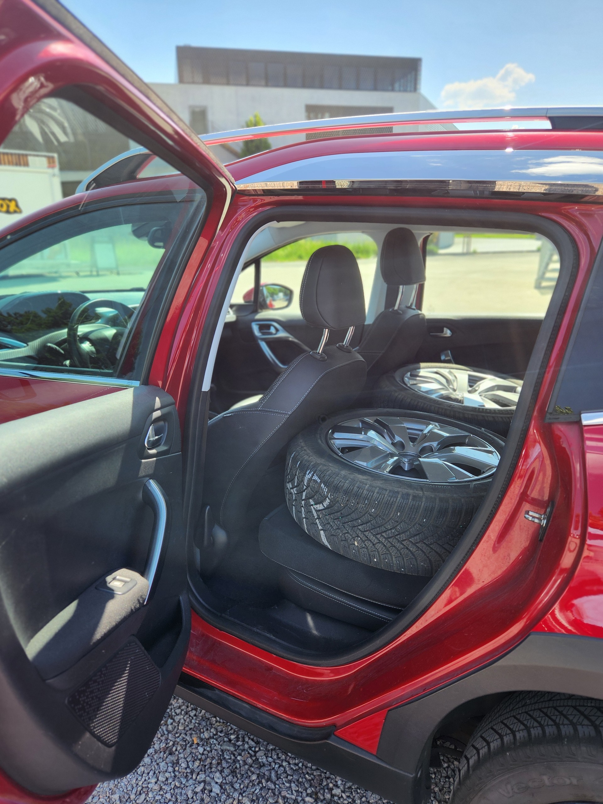 PEUGEOT 2008 1.2 PureTech GT Line EAT6-image-8