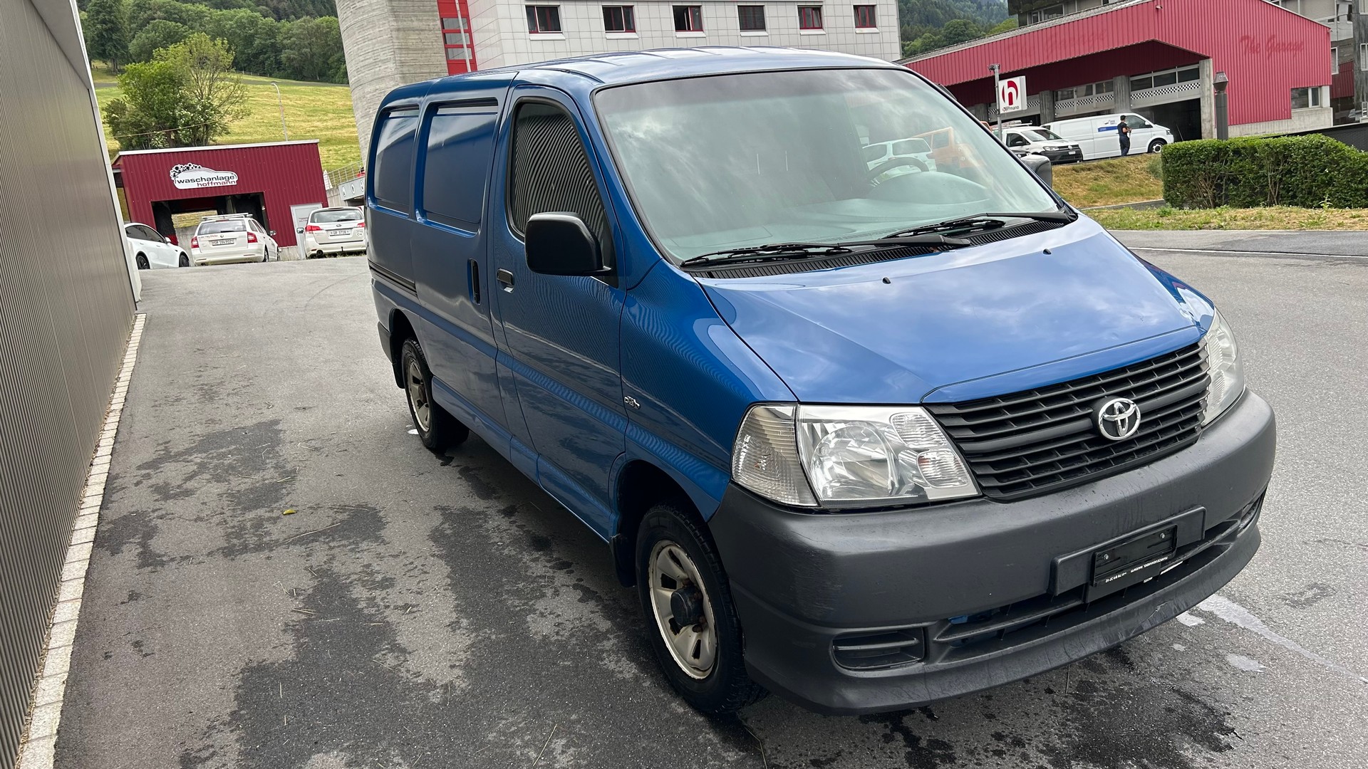 TOYOTA Hiace D-4D Van 4WD SWB-image-4