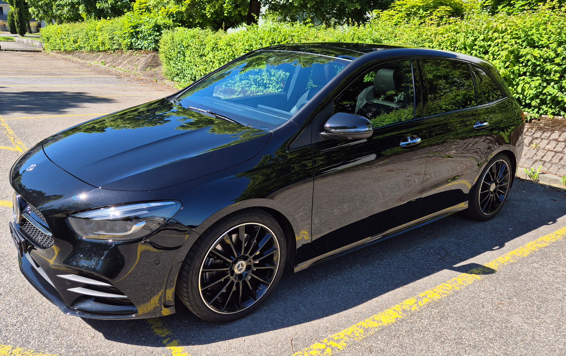 MERCEDES-BENZ B 250 AMG Line 4matic-image-1