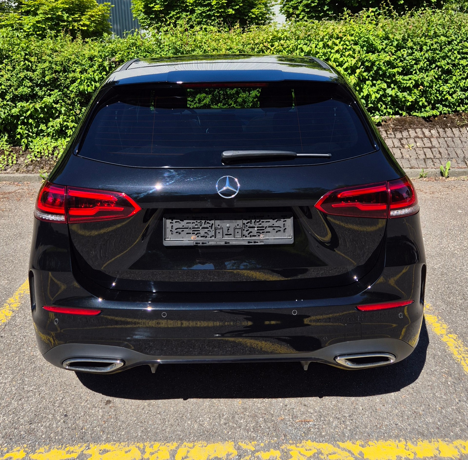 MERCEDES-BENZ B 250 AMG Line 4matic-image-3