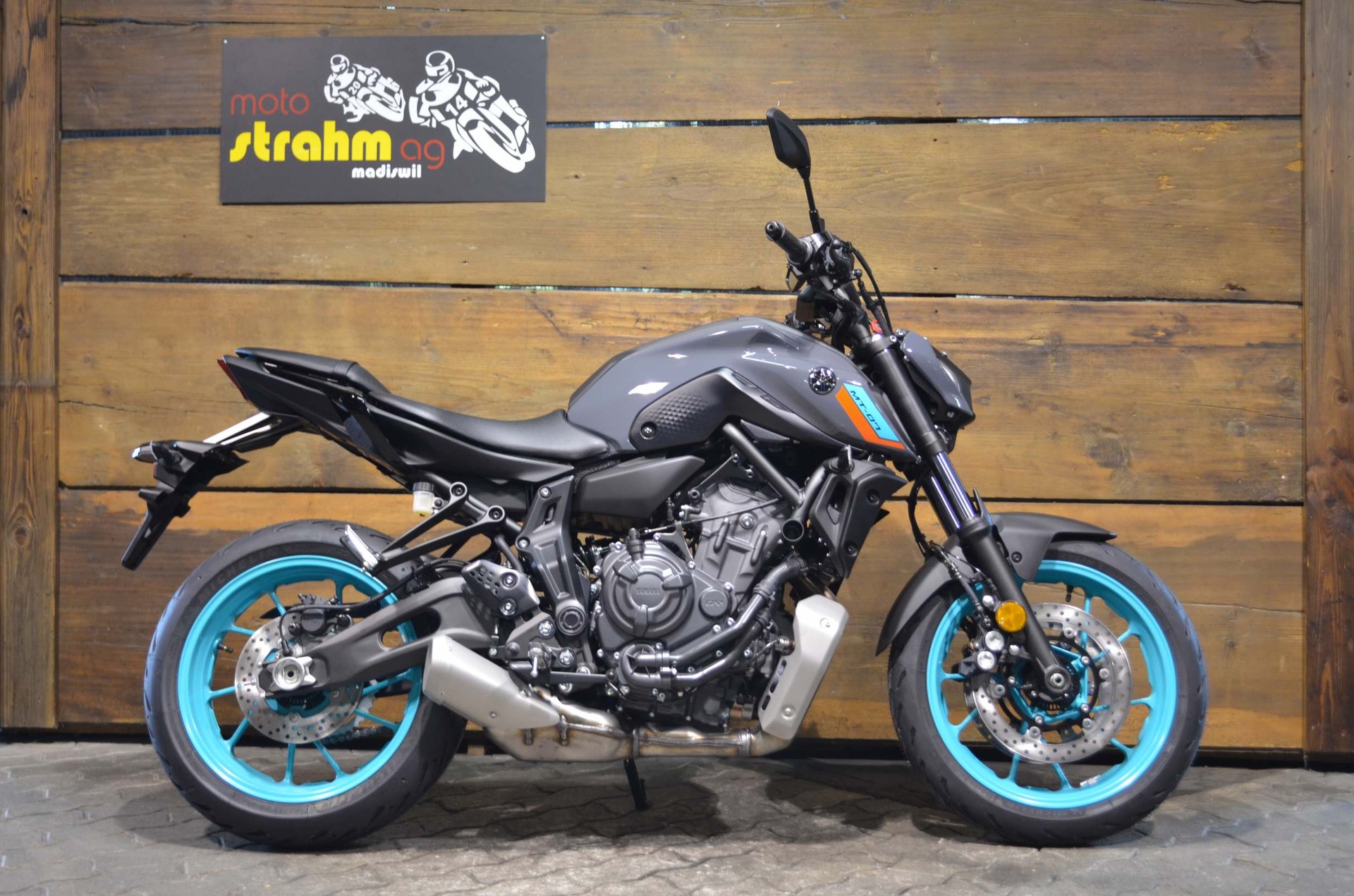 YAMAHA MT-07 ABS-showroom-element-1