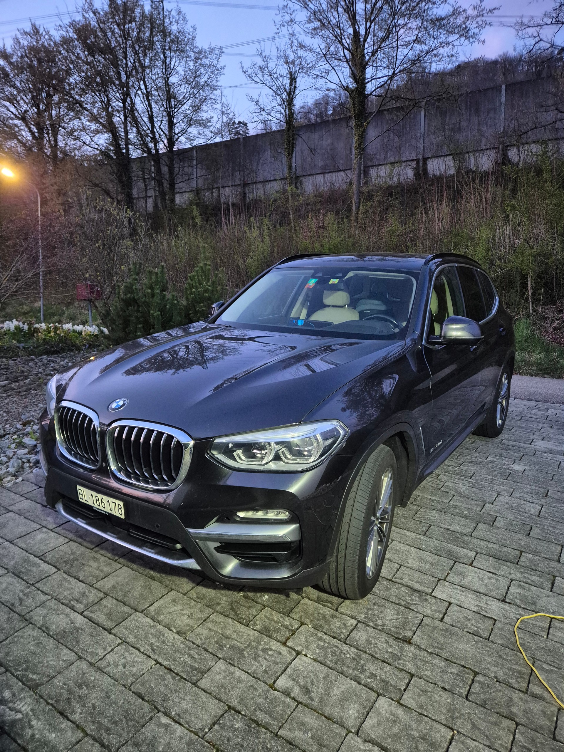 BMW 20d xDrive paddles-image-0