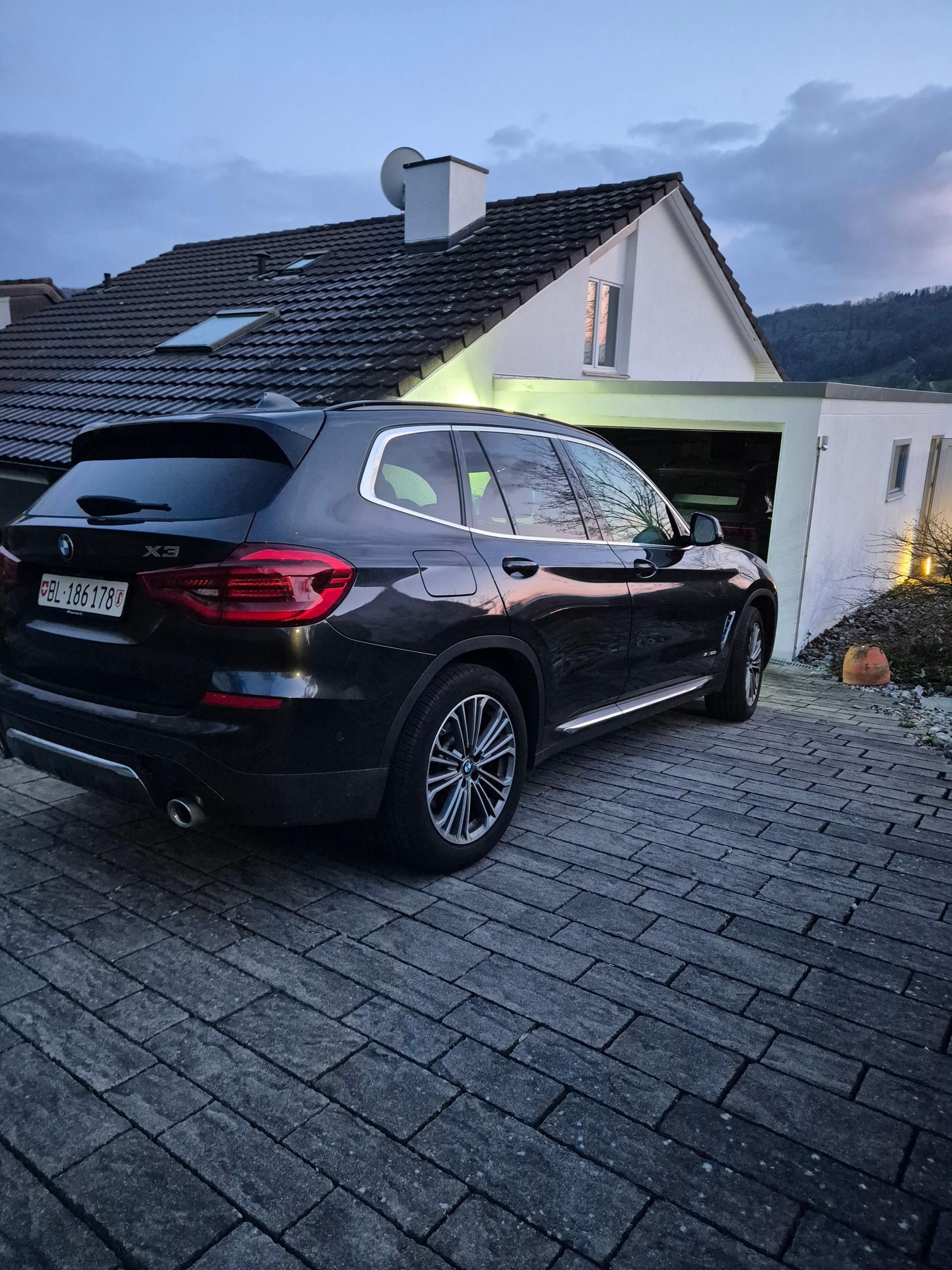 BMW 20d xDrive paddles-image-2