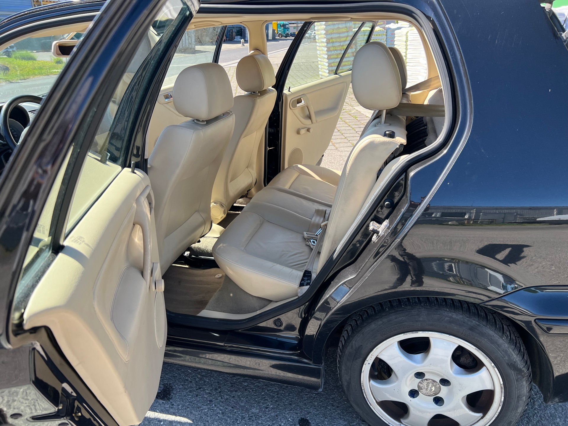 VW Polo 75 Highline-image-10
