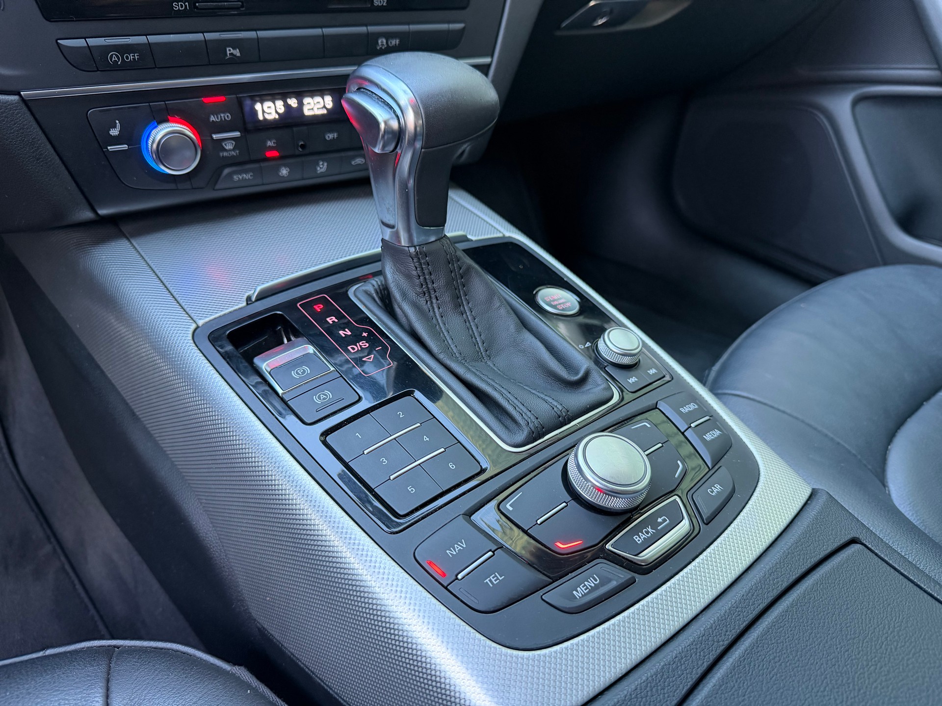 AUDI A6 Avant 3.0 TDI V6 quattro S-tronic-image-15