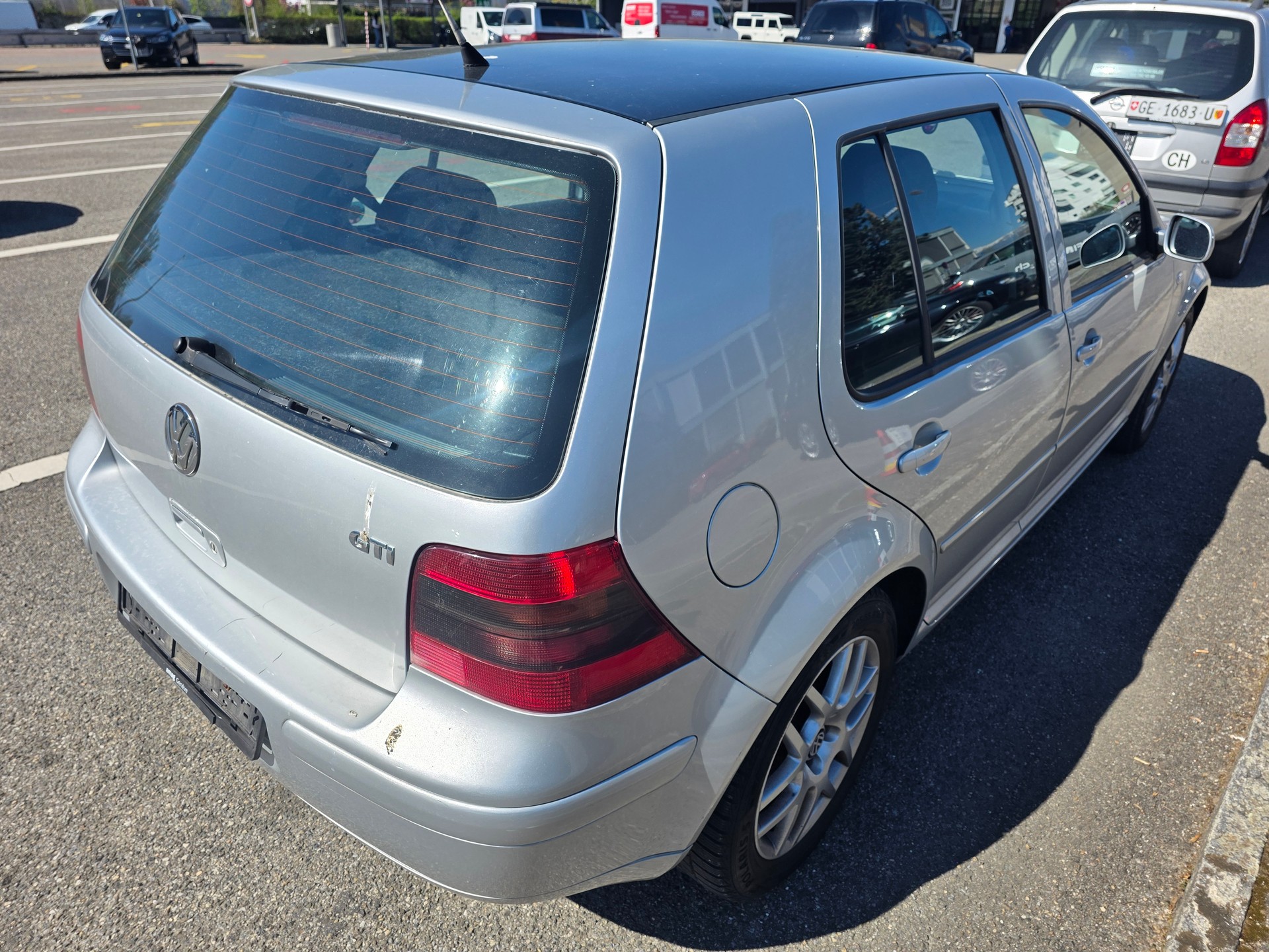 VW Golf 1.8 T GTI-image-4