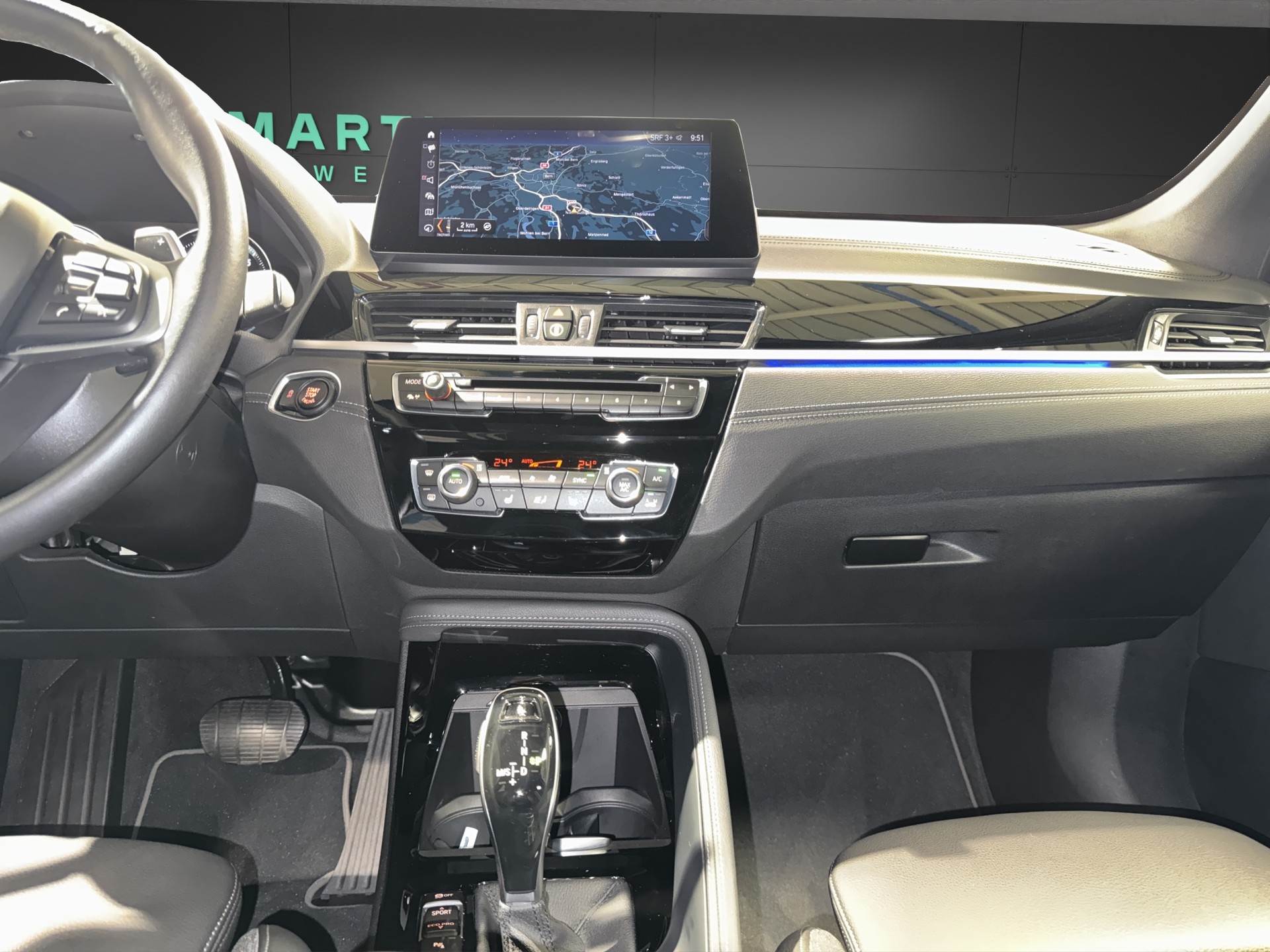 BMW X1 20i xDrive LCI Sport Line-image-18