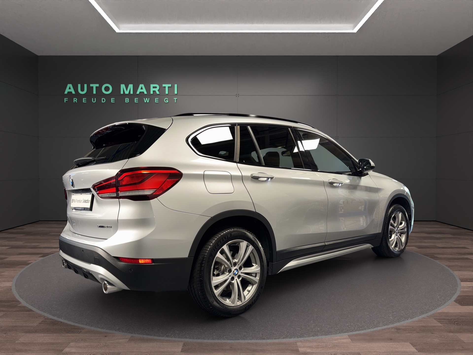 BMW X1 20i xDrive LCI Sport Line-image-3
