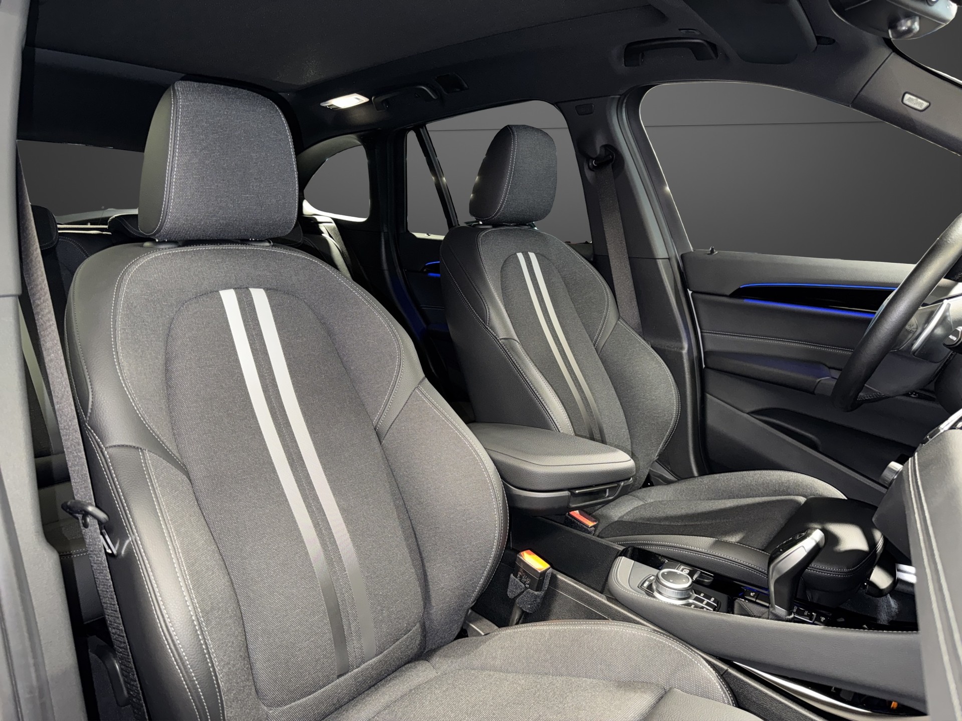 BMW X1 20i xDrive LCI Sport Line-image-17