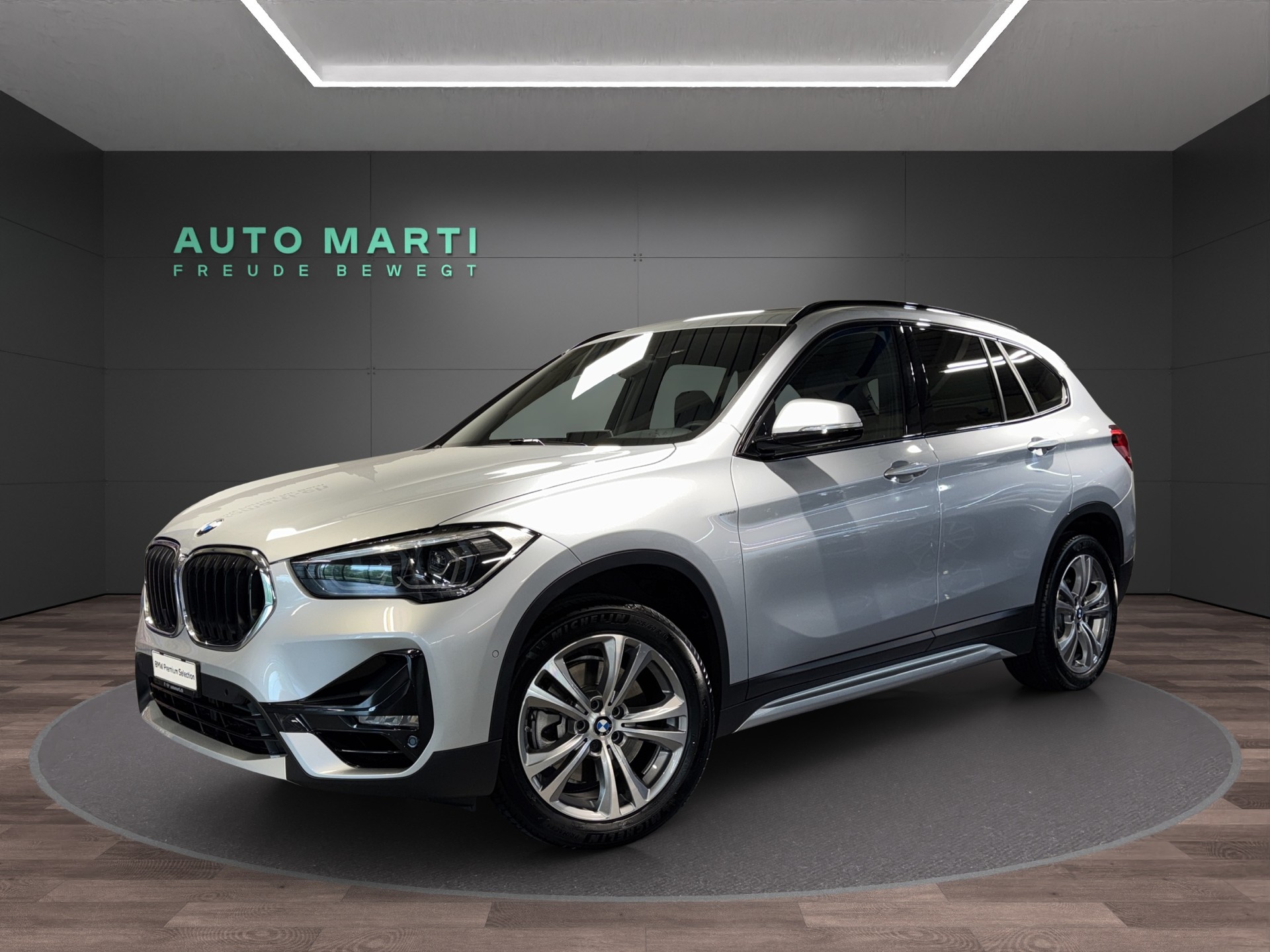 BMW X1 20i xDrive LCI Sport Line-image-0