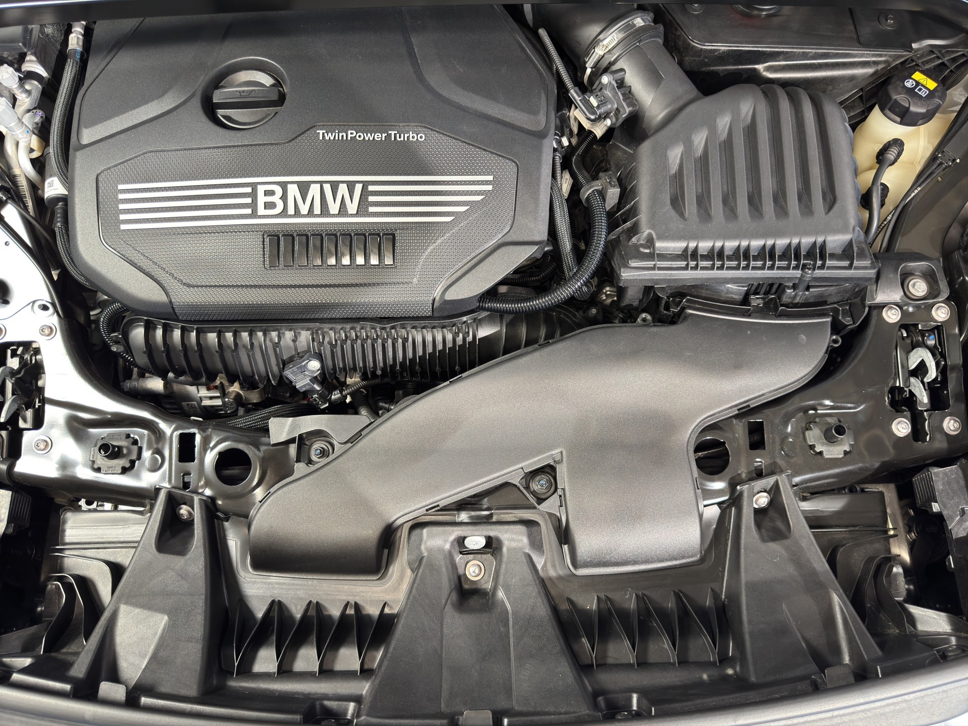 BMW X1 20i xDrive LCI Sport Line-image-21