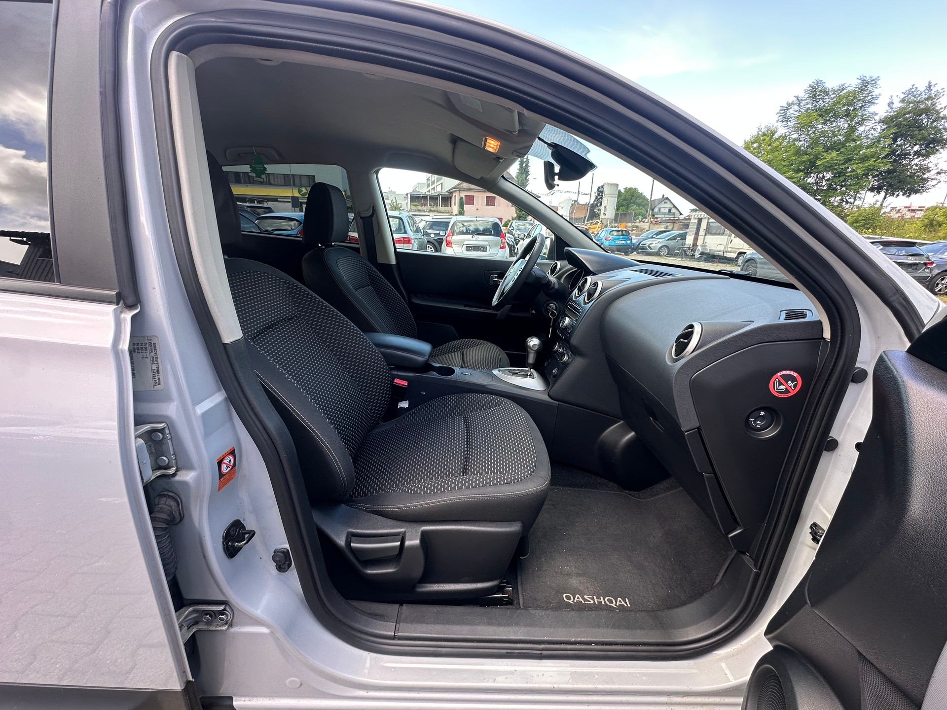 NISSAN Qashqai 2.0 tekna XTronic CVT-image-6