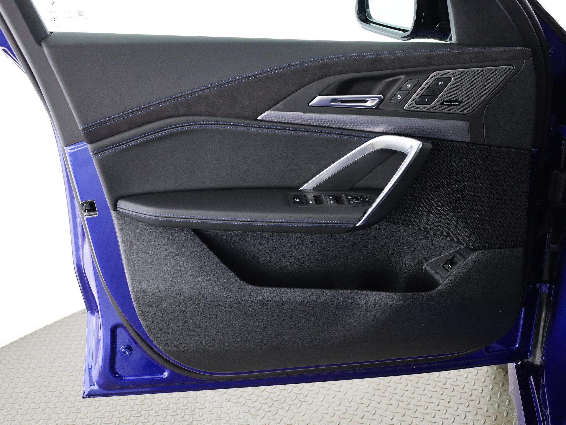 BMW X1 M35i-image-12