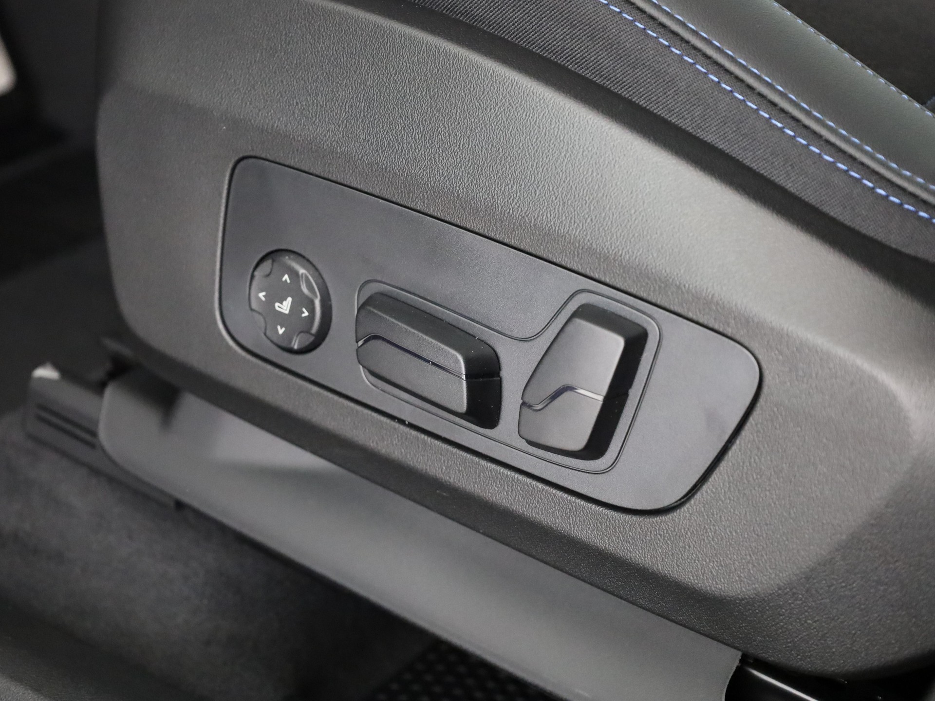 BMW X1 M35i-image-8