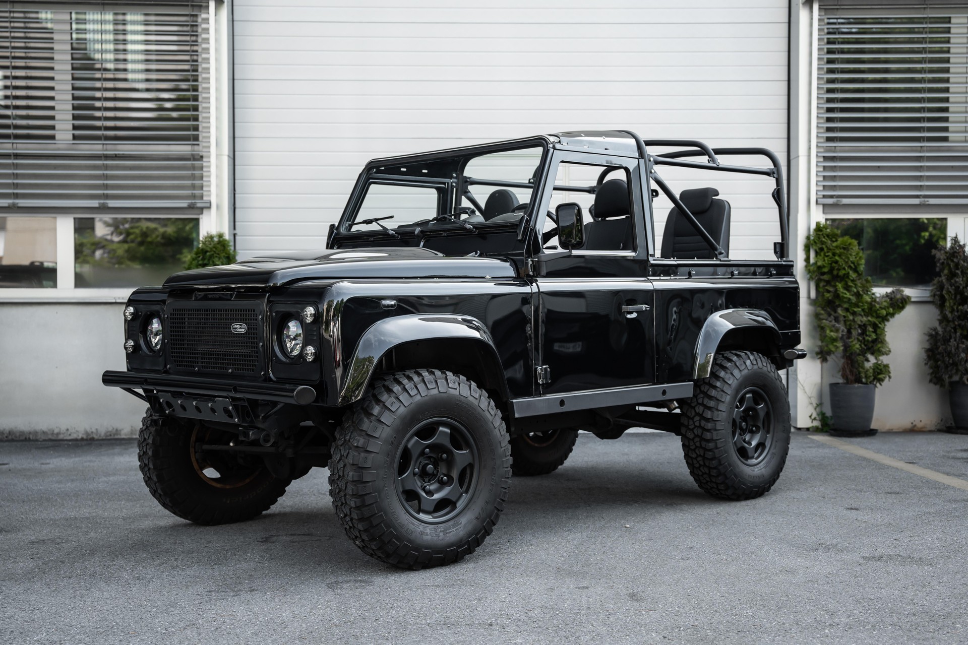 LAND ROVER Defender 90 2.4 Tdi ST-image-0