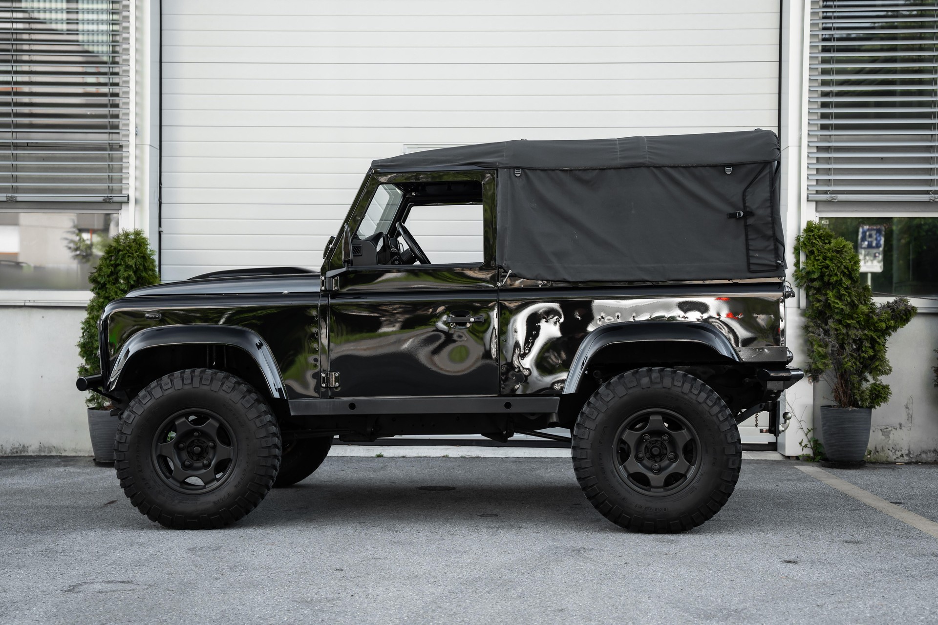 LAND ROVER Defender 90 2.4 Tdi ST-image-1