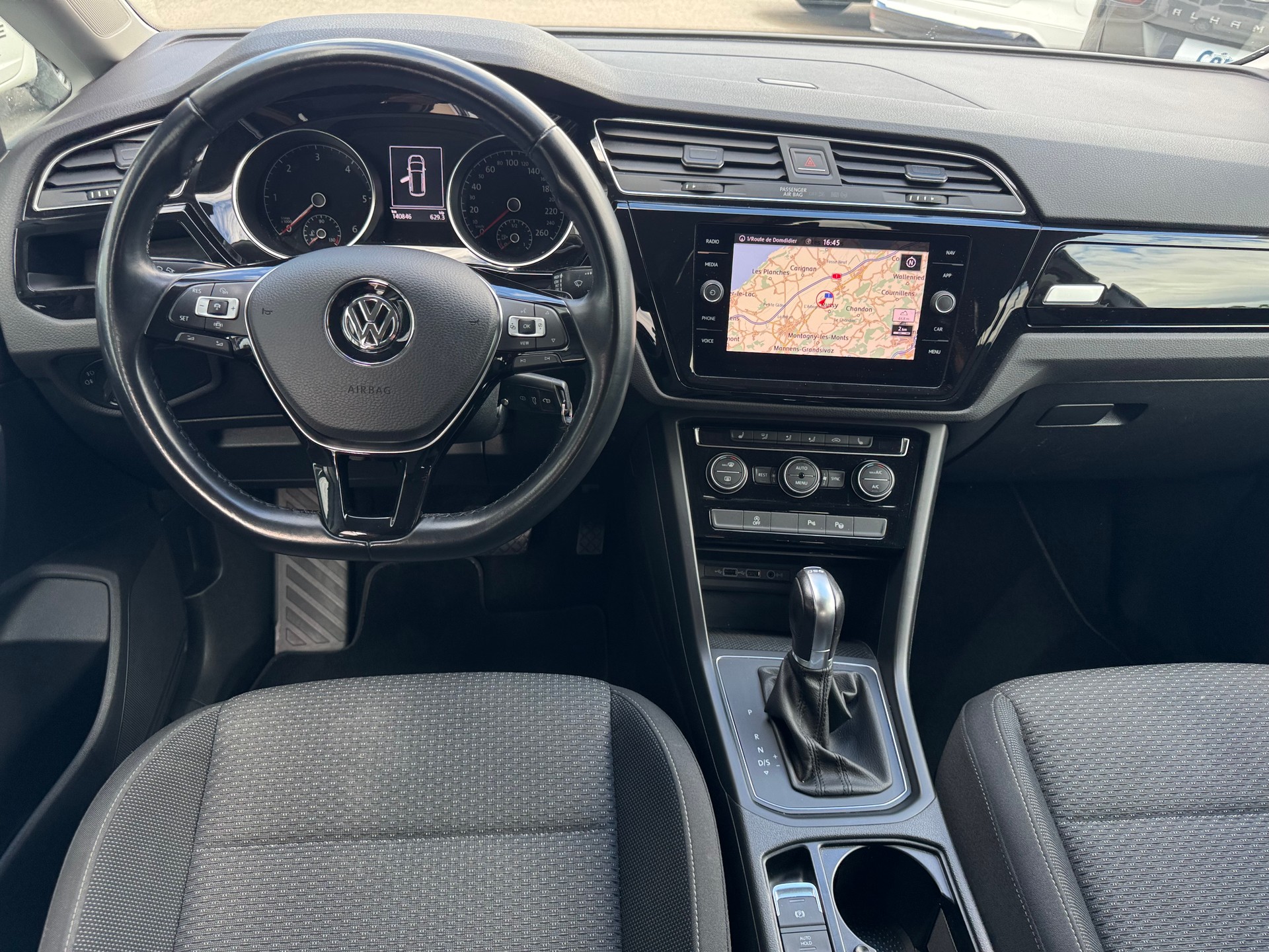 VW Touran 1.6 TDI BlueMotion Technology Comfortline DSG-image-3