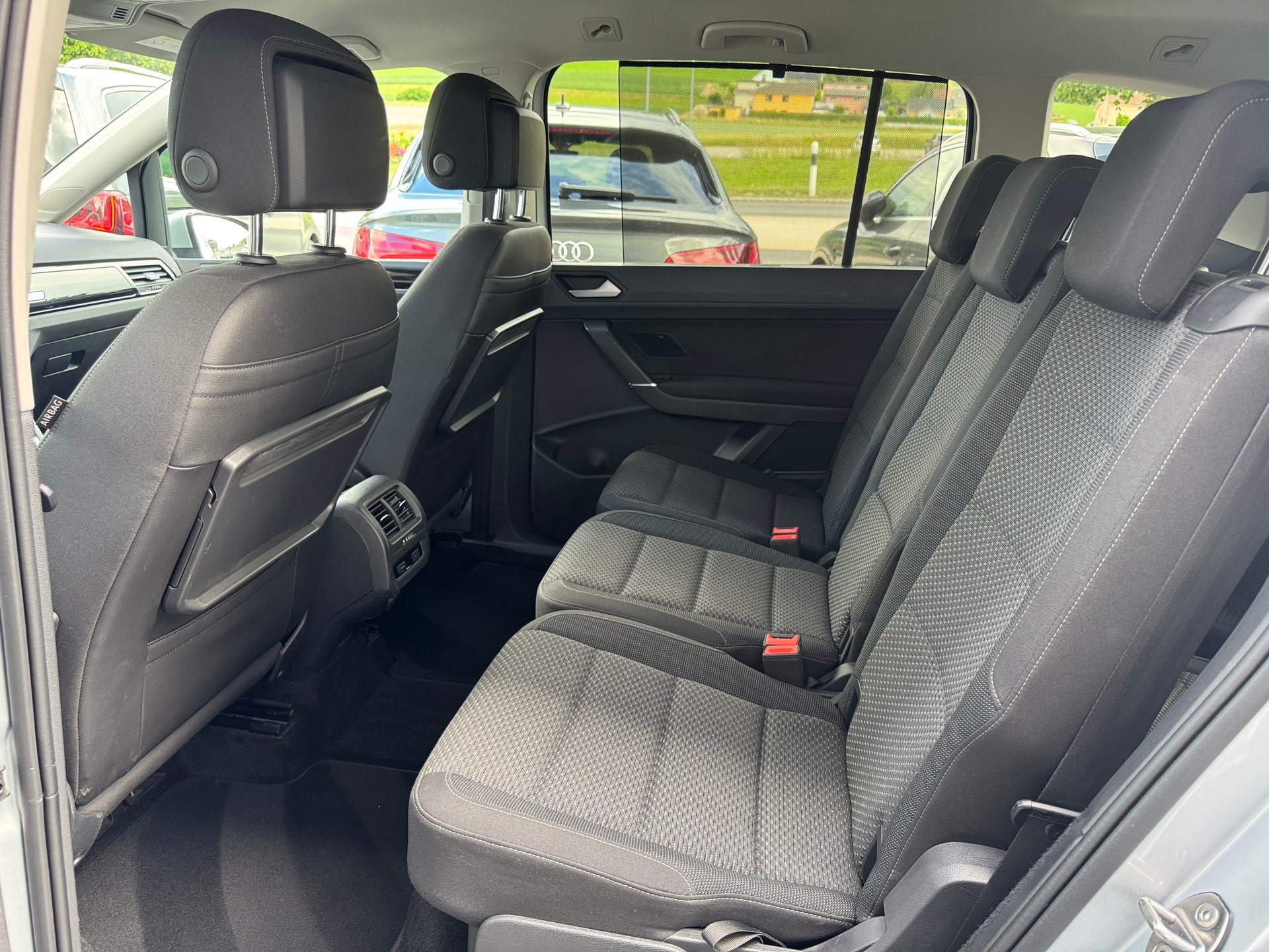 VW Touran 1.6 TDI BlueMotion Technology Comfortline DSG-image-5