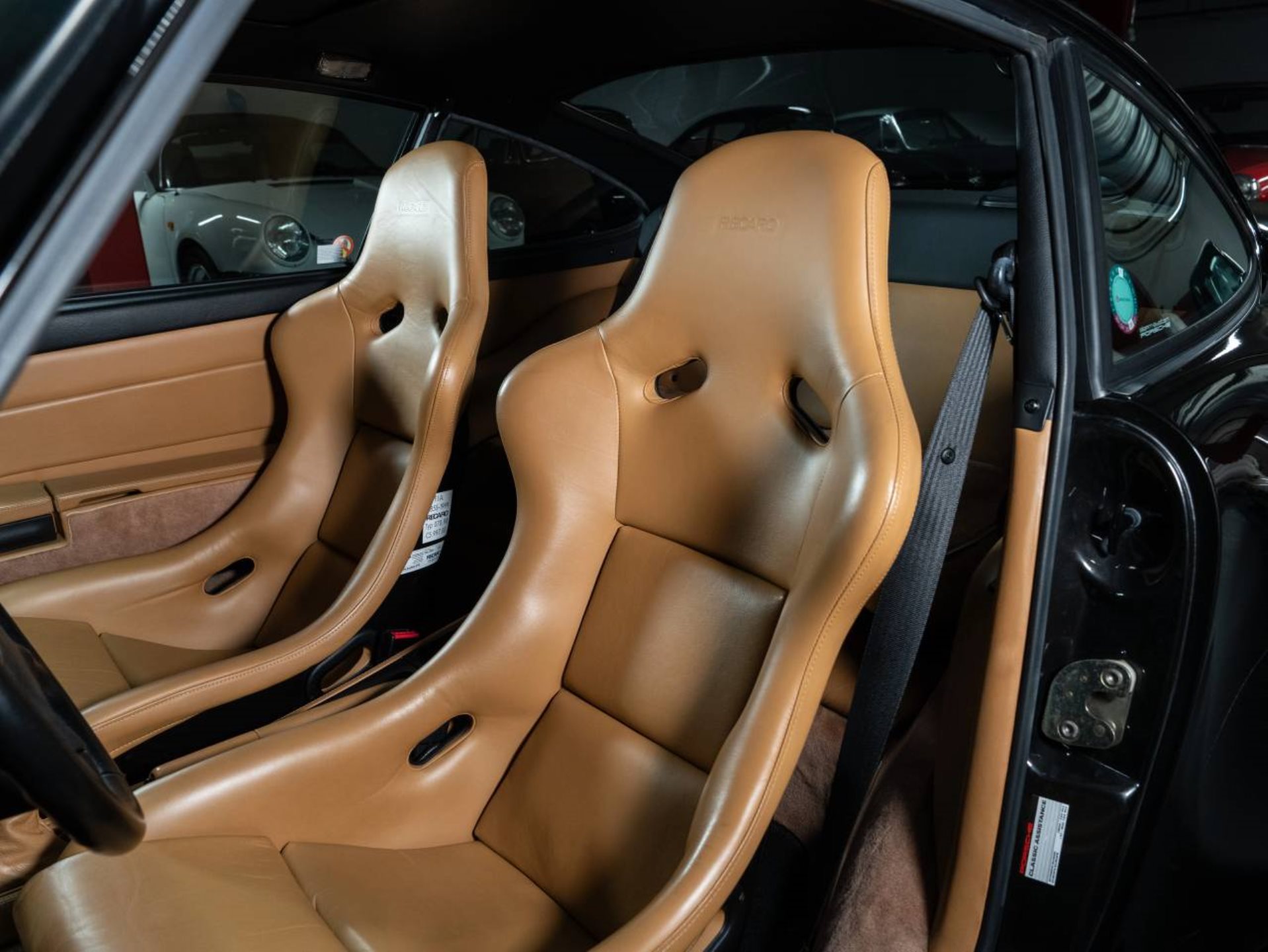 PORSCHE 911 Turbo-image-22