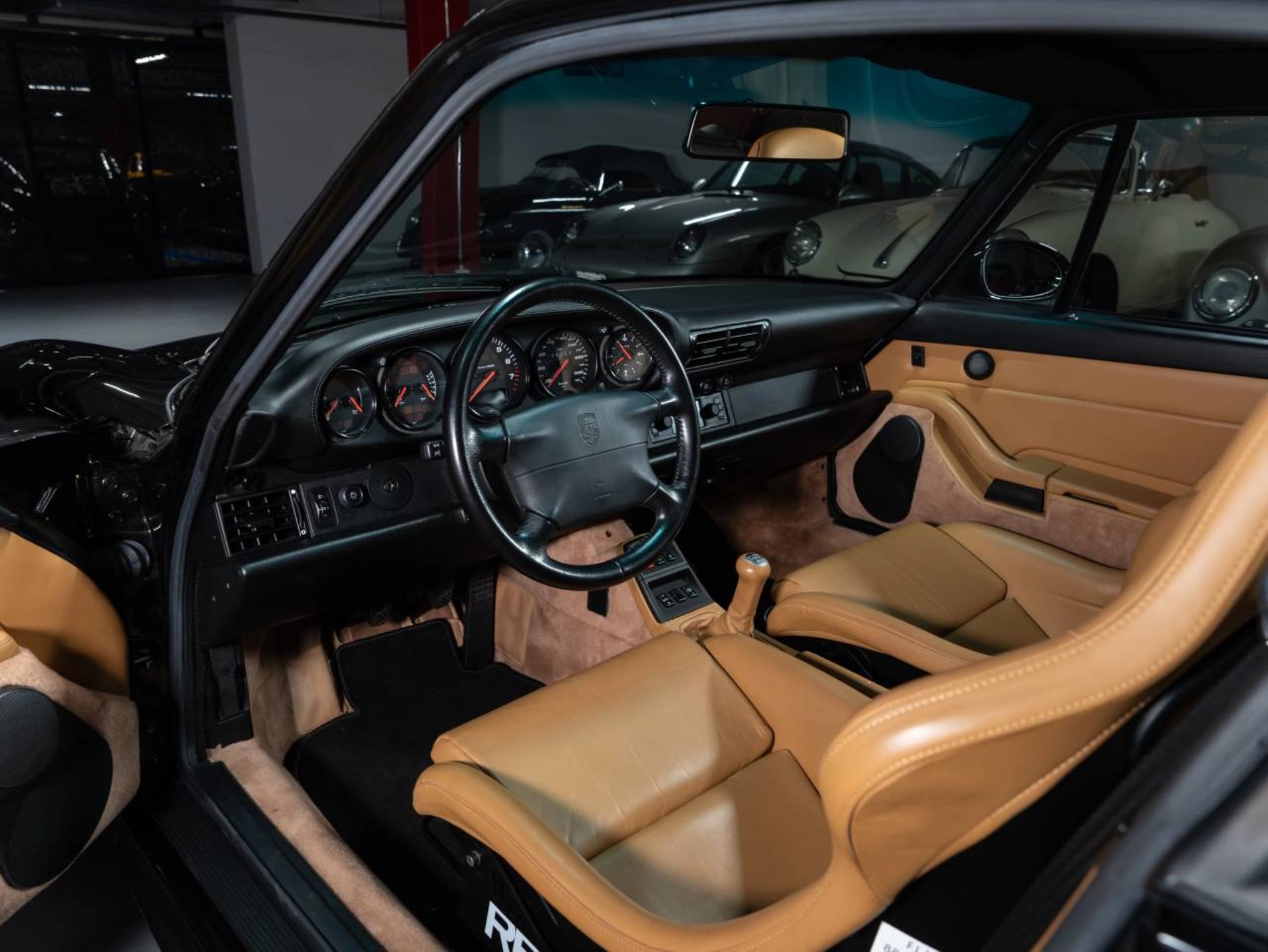 PORSCHE 911 Turbo-image-12