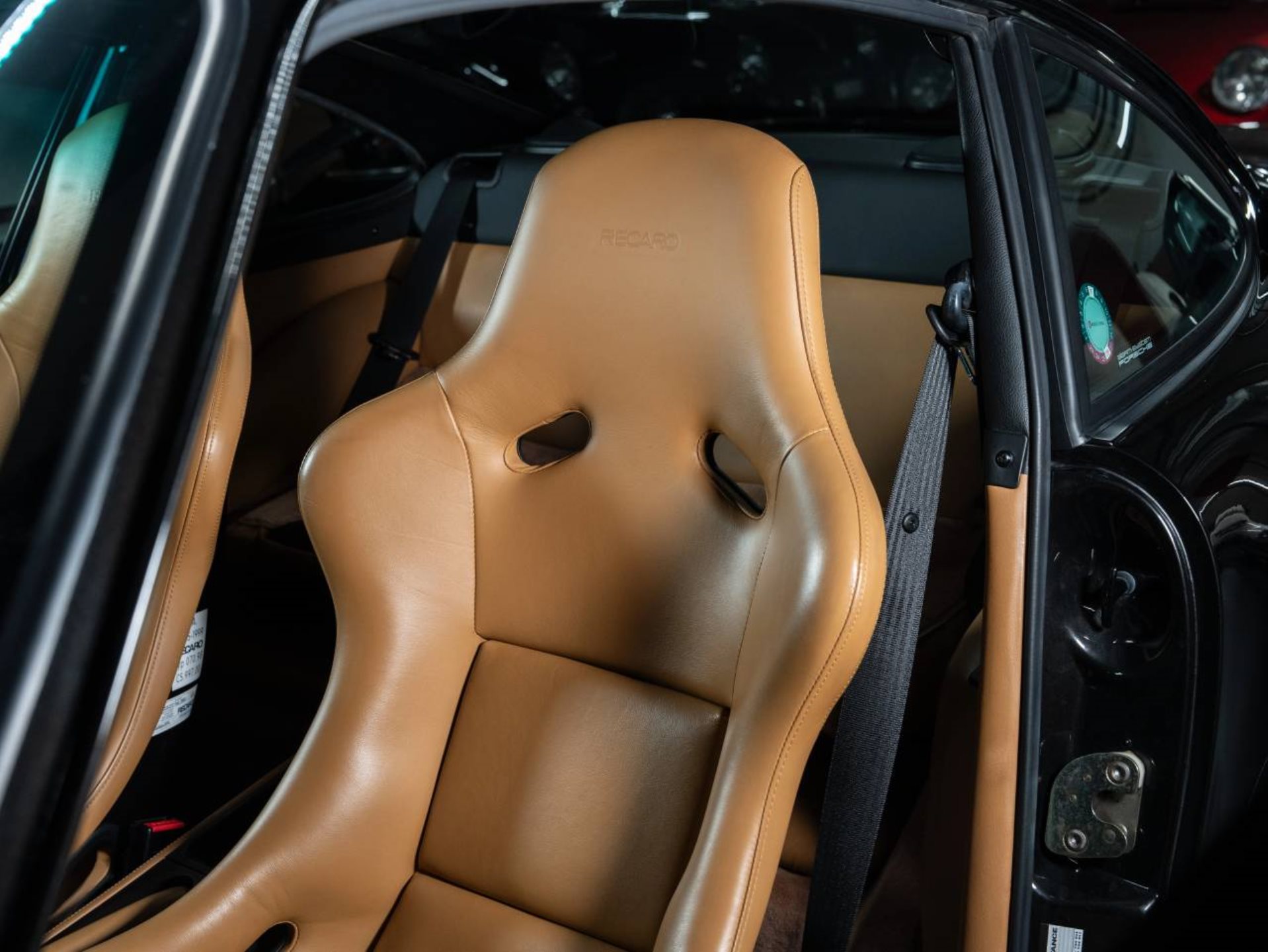 PORSCHE 911 Turbo-image-23