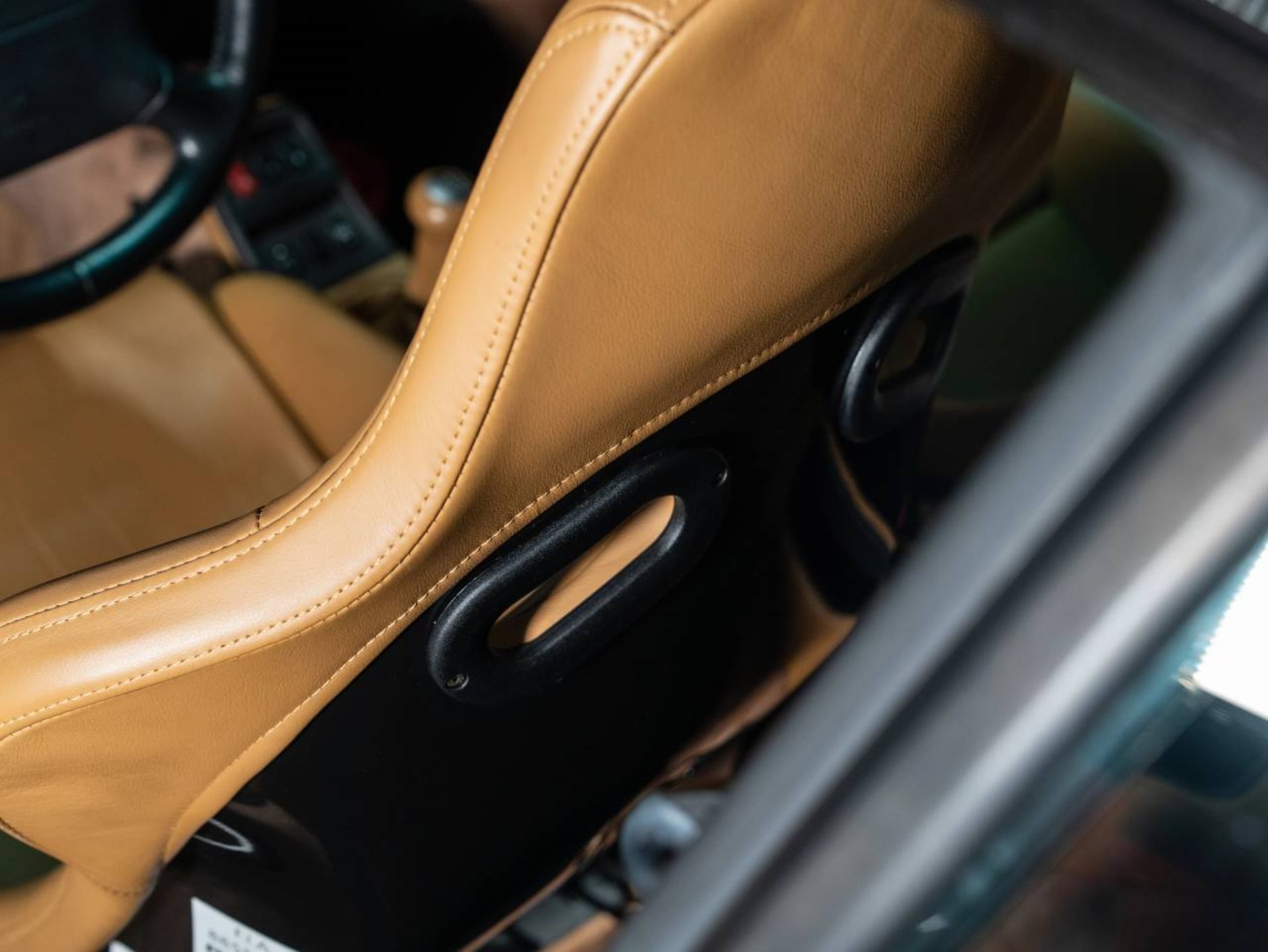 PORSCHE 911 Turbo-image-28