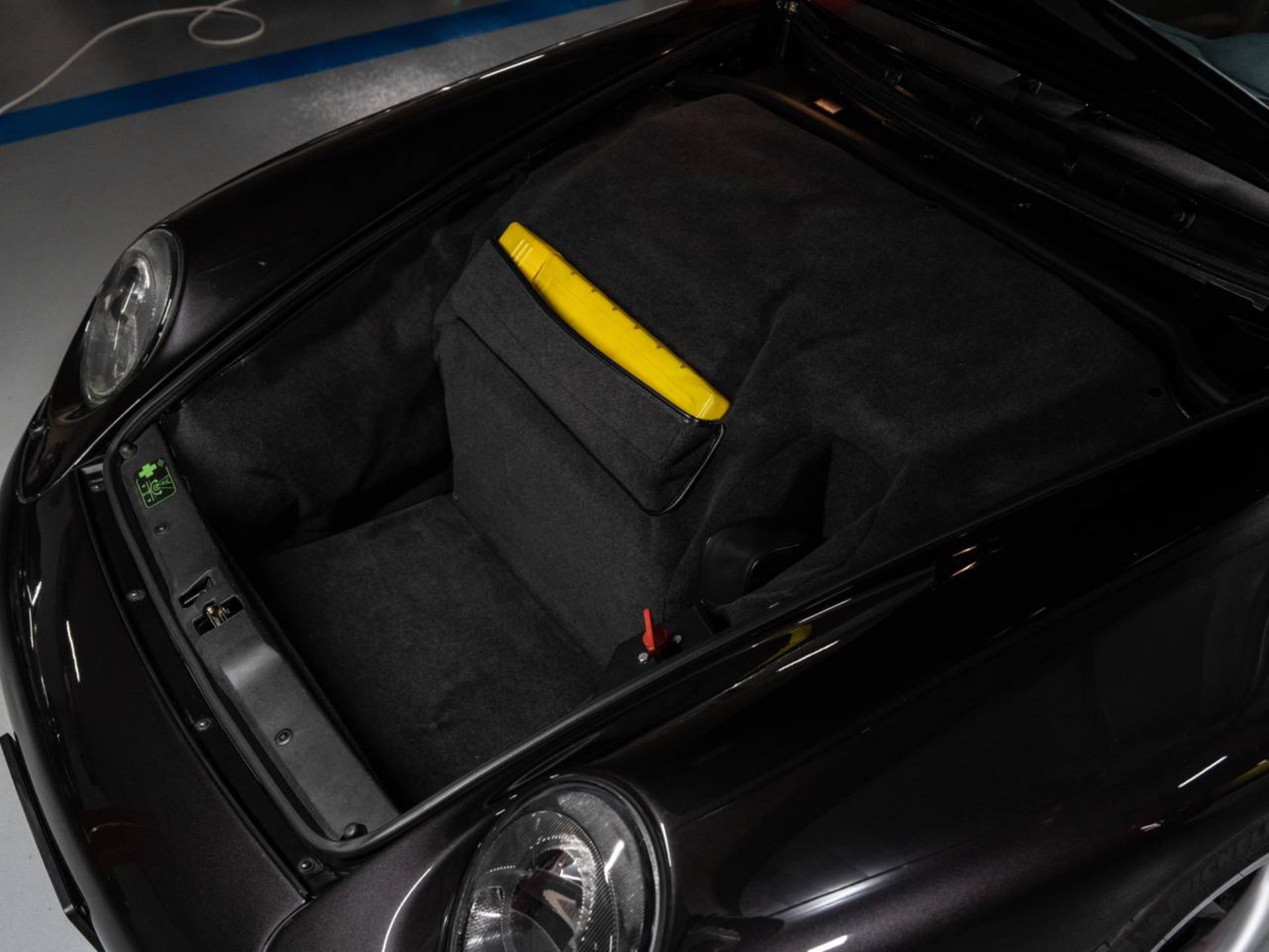 PORSCHE 911 Turbo-image-31