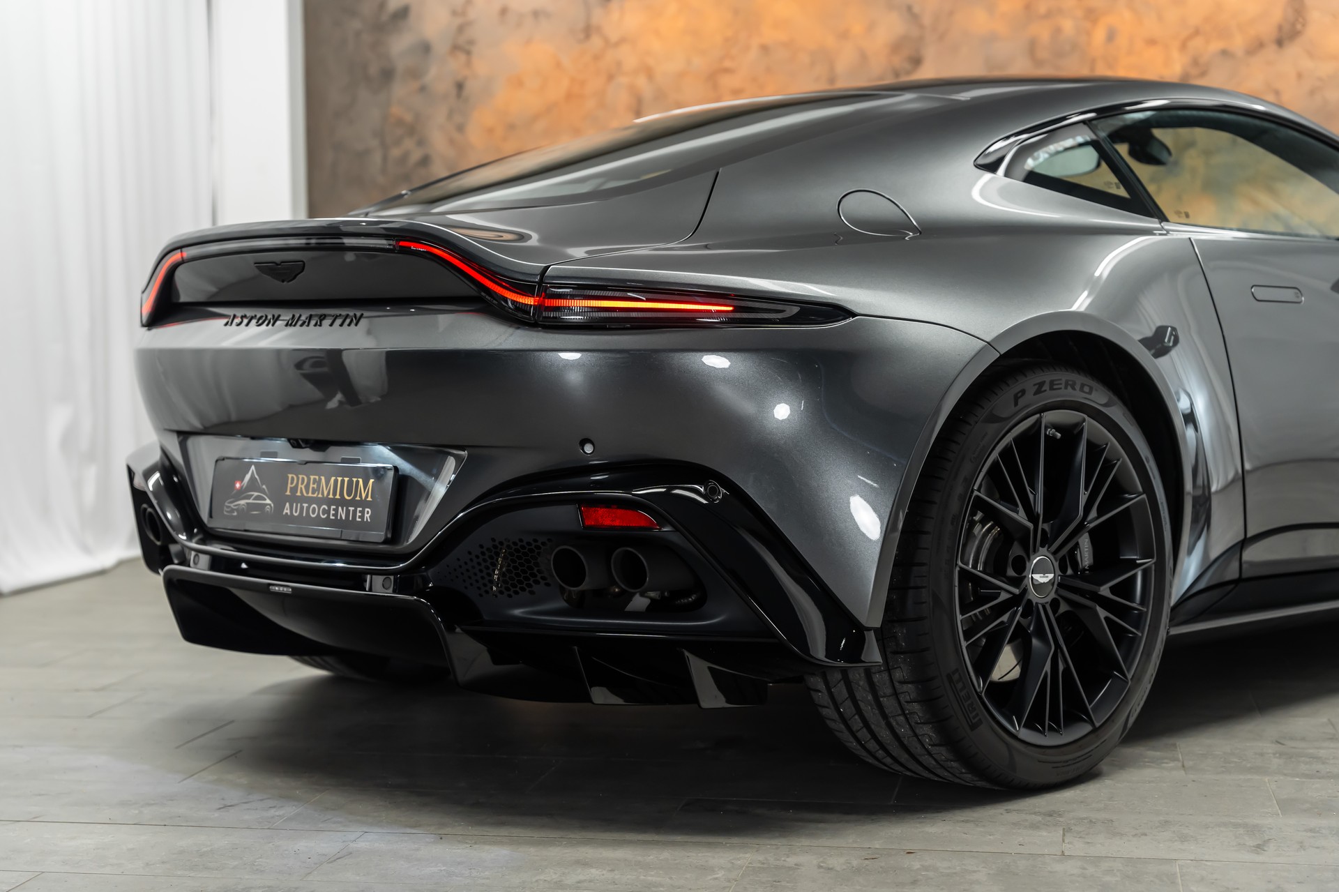 ASTON MARTIN V8 Vantage 4.0 Coupé *Sitzbelüftung*Carbon*360°*21"*-image-7