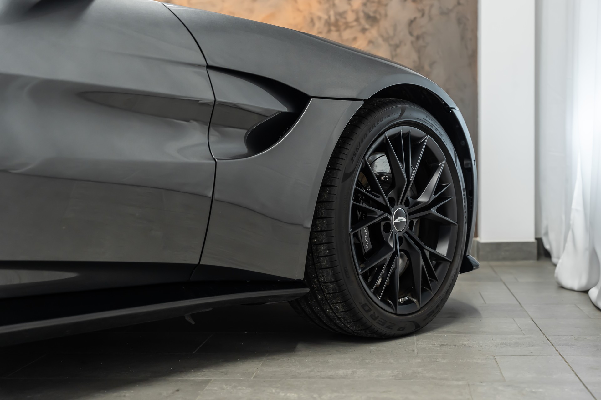 ASTON MARTIN V8 Vantage 4.0 Coupé *Sitzbelüftung*Carbon*360°*21"*-image-8