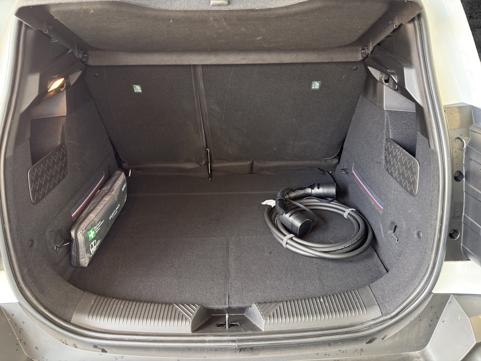 RENAULT R4 E-Tech Comfort Range 52 kWh Techno-image-12