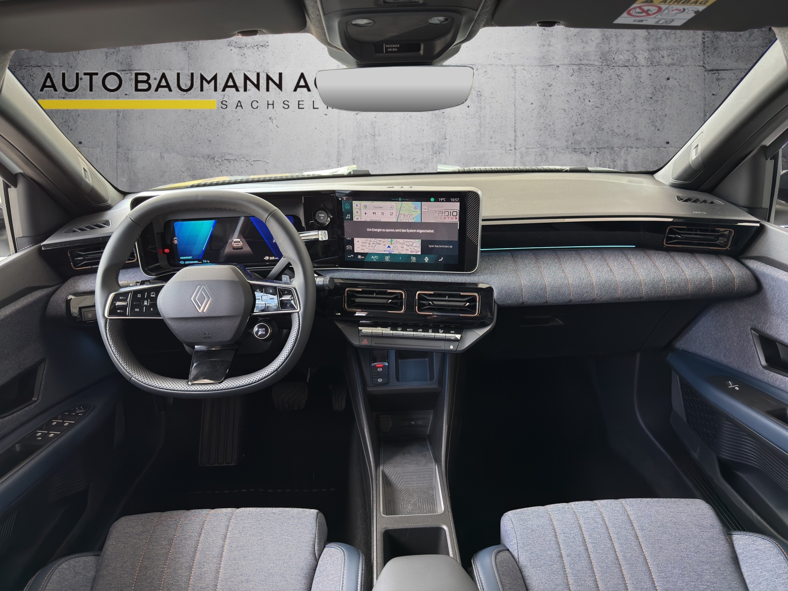 RENAULT R4 E-Tech Comfort Range 52 kWh Techno-image-14