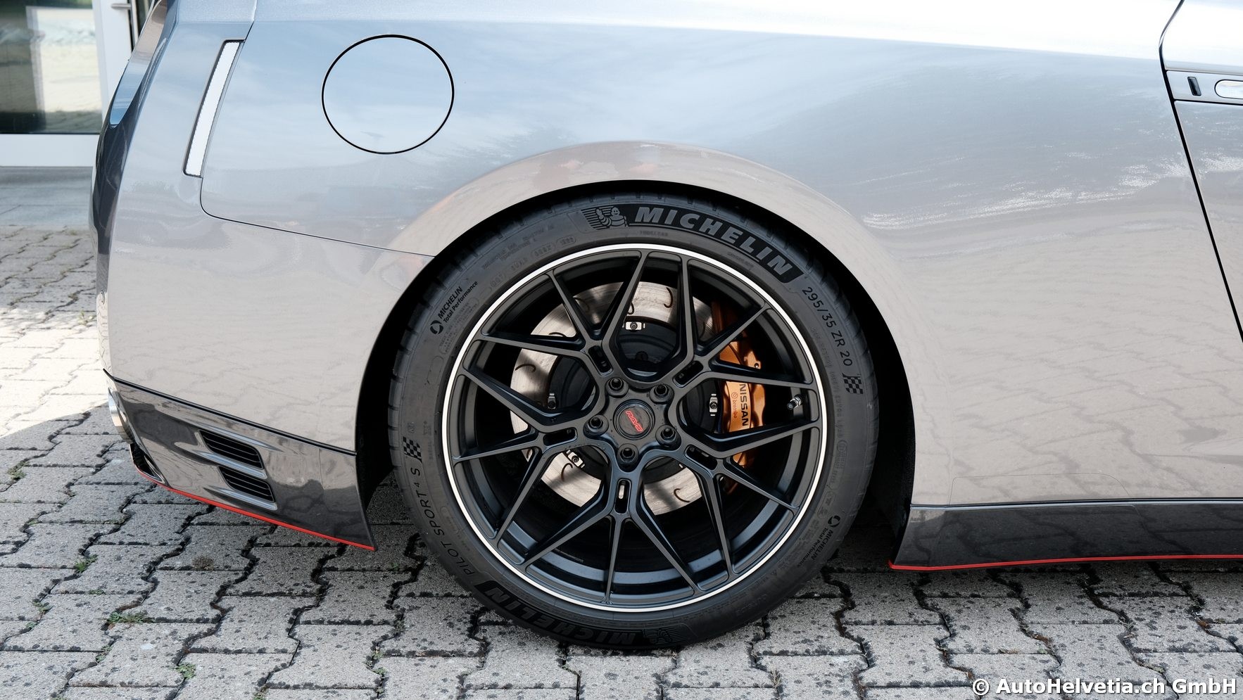 NISSAN GT-R 3.8 V6 Biturbo Black Edition-image-10