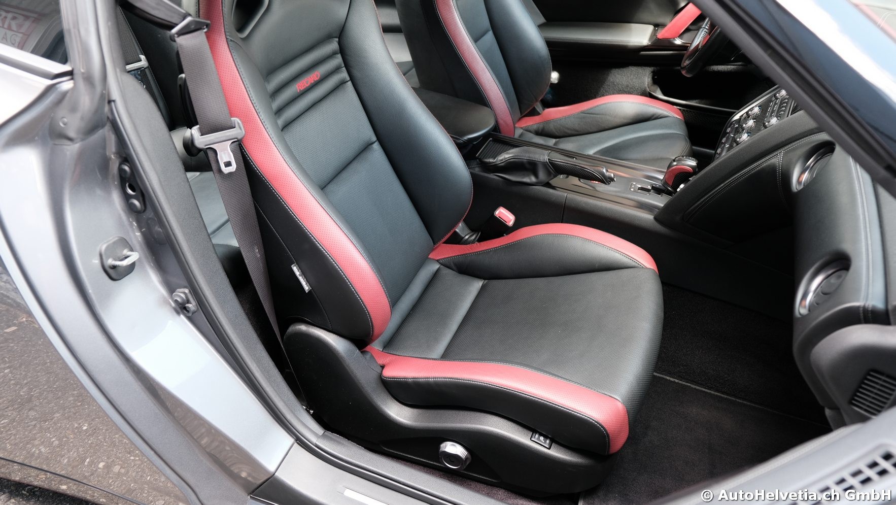 NISSAN GT-R 3.8 V6 Biturbo Black Edition-image-16