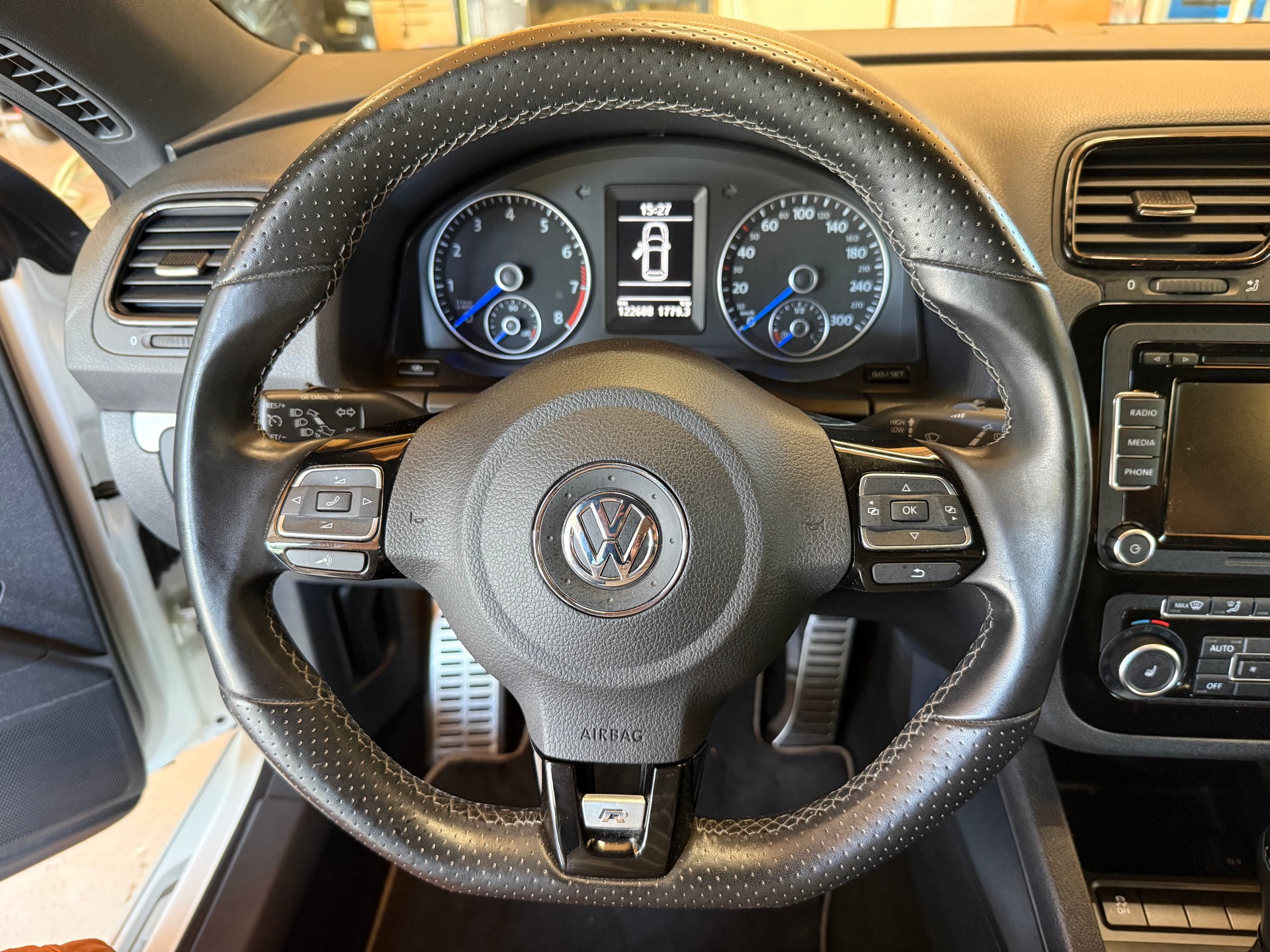 VW Scirocco 2.0 TSI R-image-9