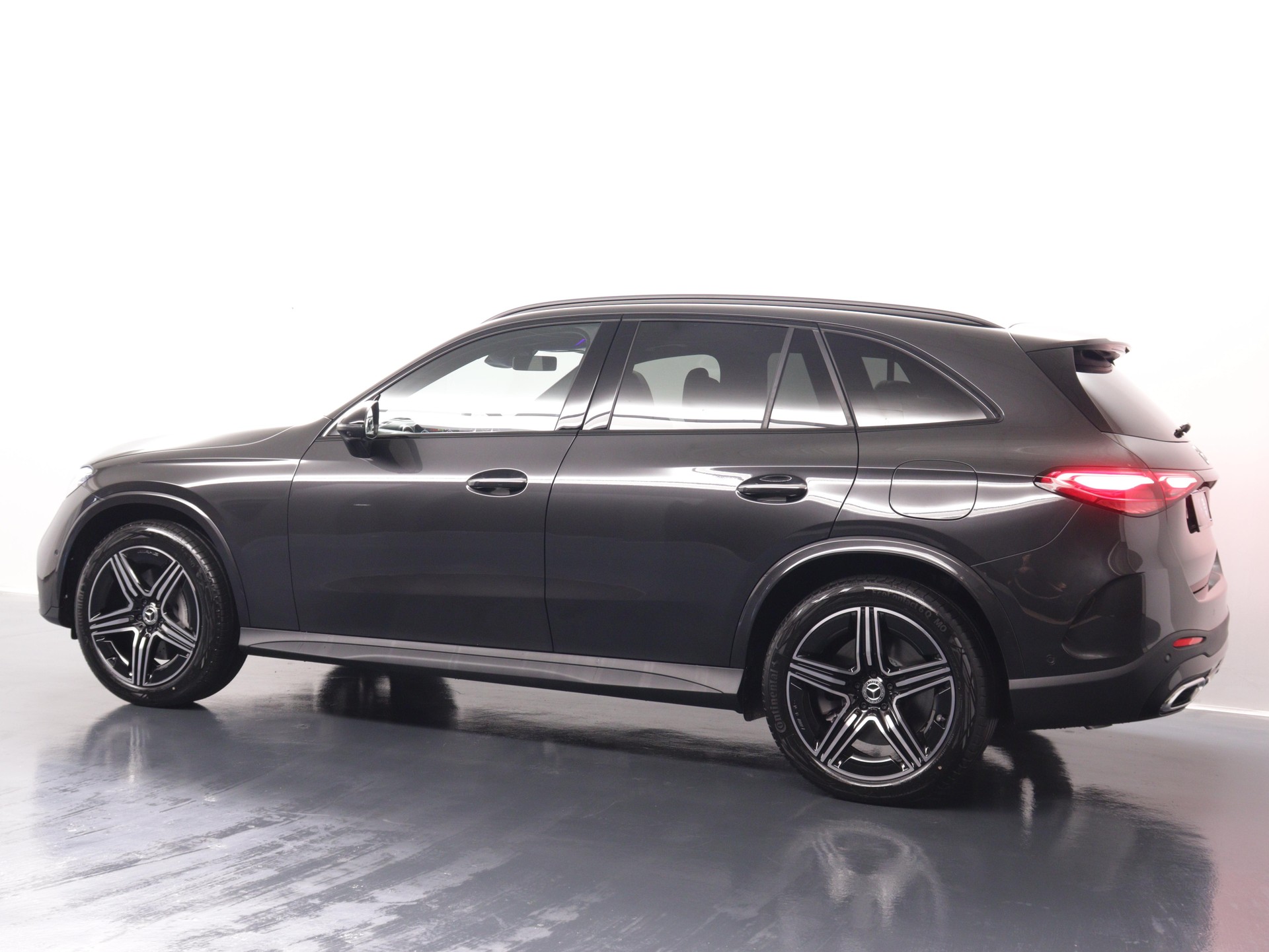 MERCEDES-BENZ GLC 220 d AMG Line 4matic-image-3