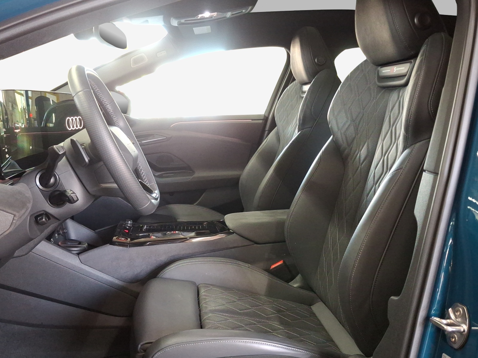 AUDI S6 Avant e-tron quattro-image-8
