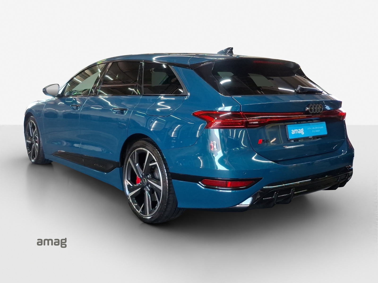 AUDI S6 Avant e-tron quattro-image-3