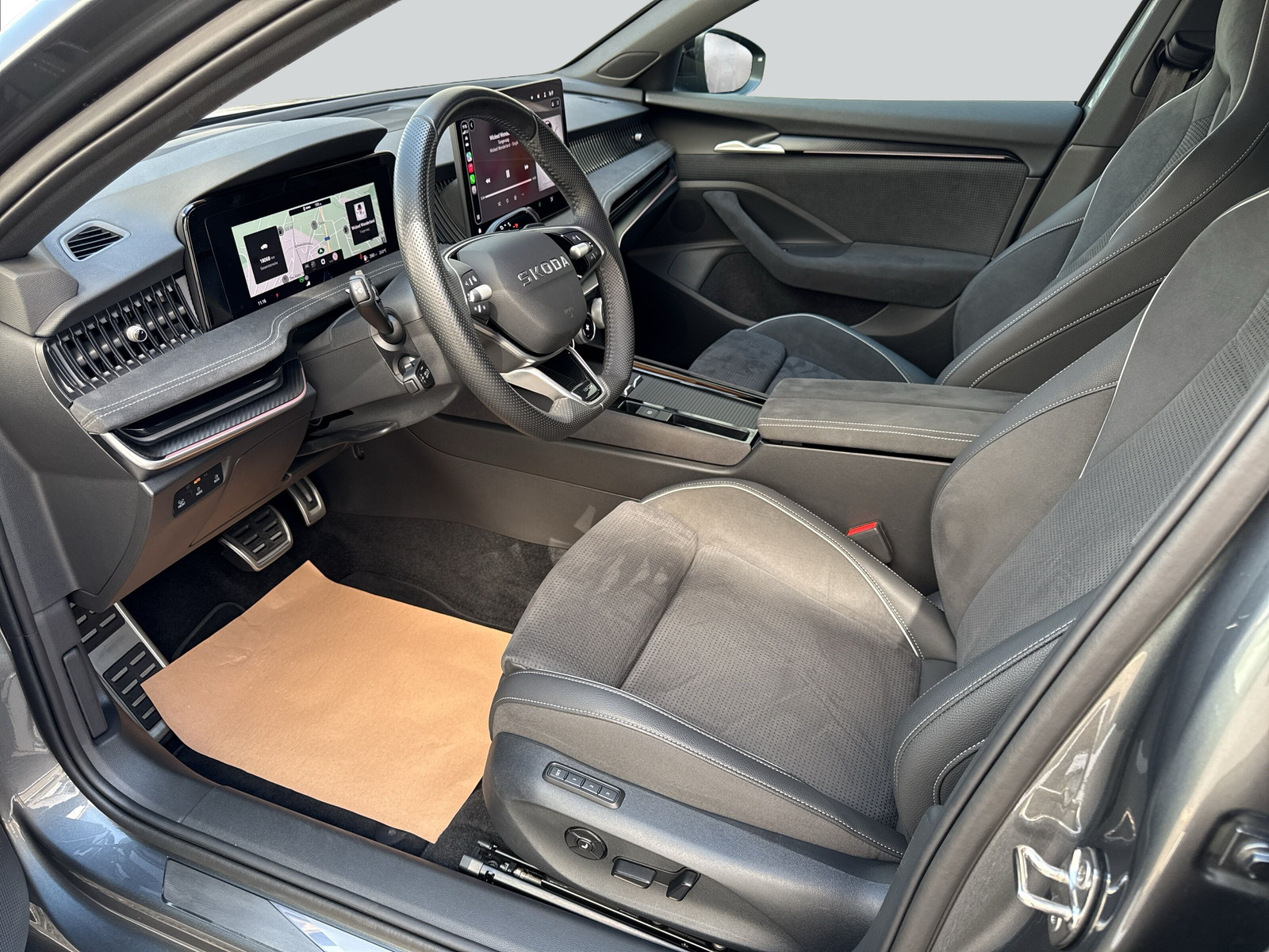SKODA Superb Combi 2.0 TSI Sportline 4x4 DSG-image-8