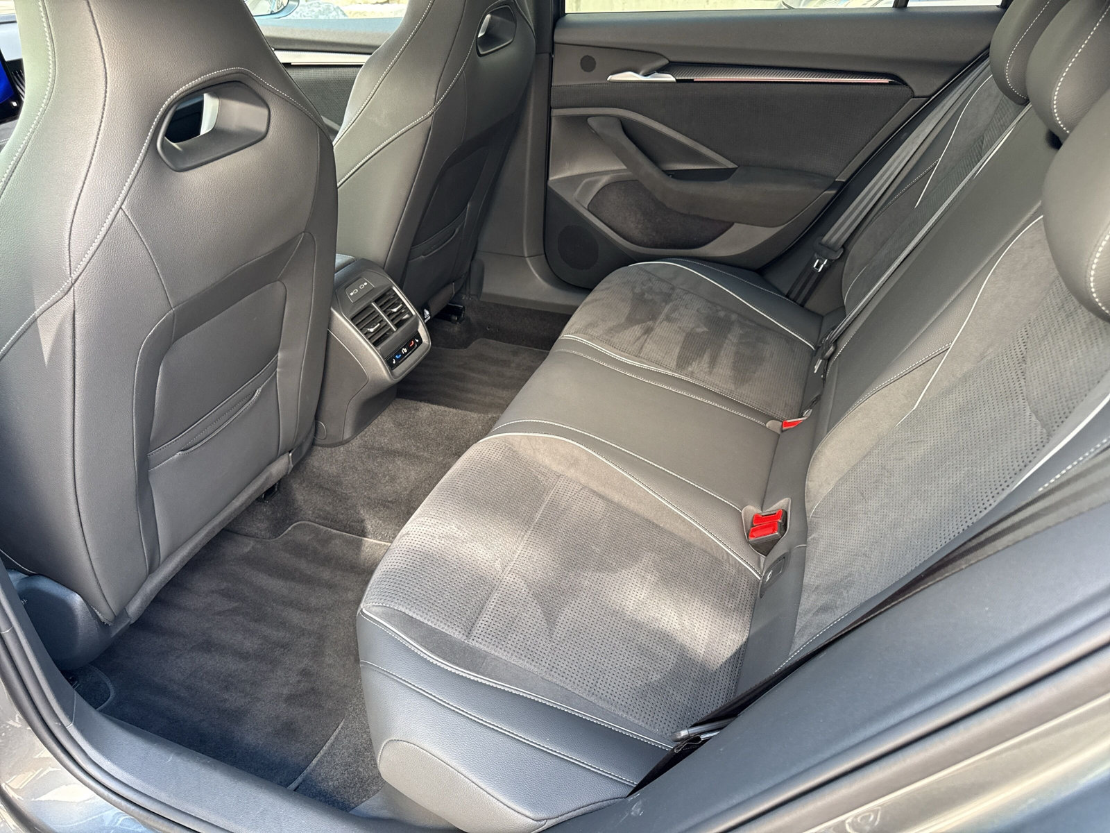 SKODA Superb Combi 2.0 TSI Sportline 4x4 DSG-image-18
