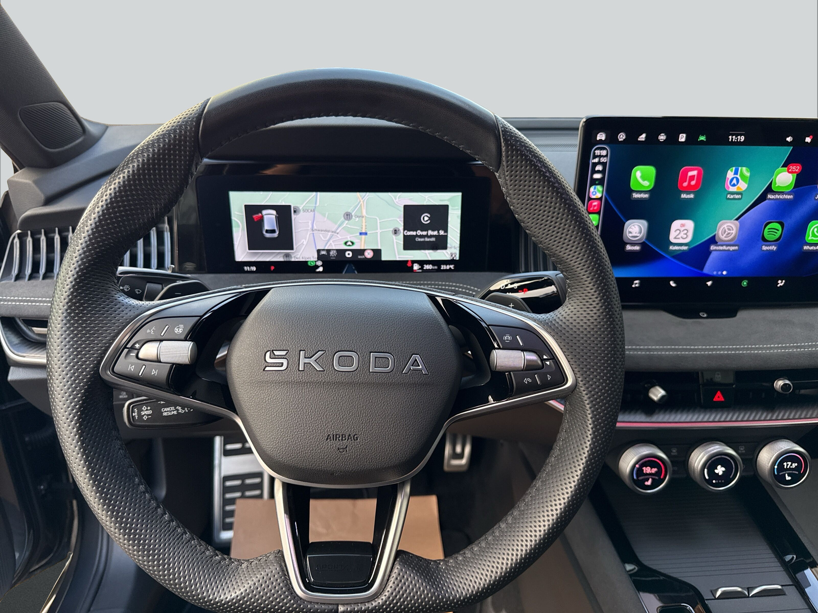 SKODA Superb Combi 2.0 TSI Sportline 4x4 DSG-image-12