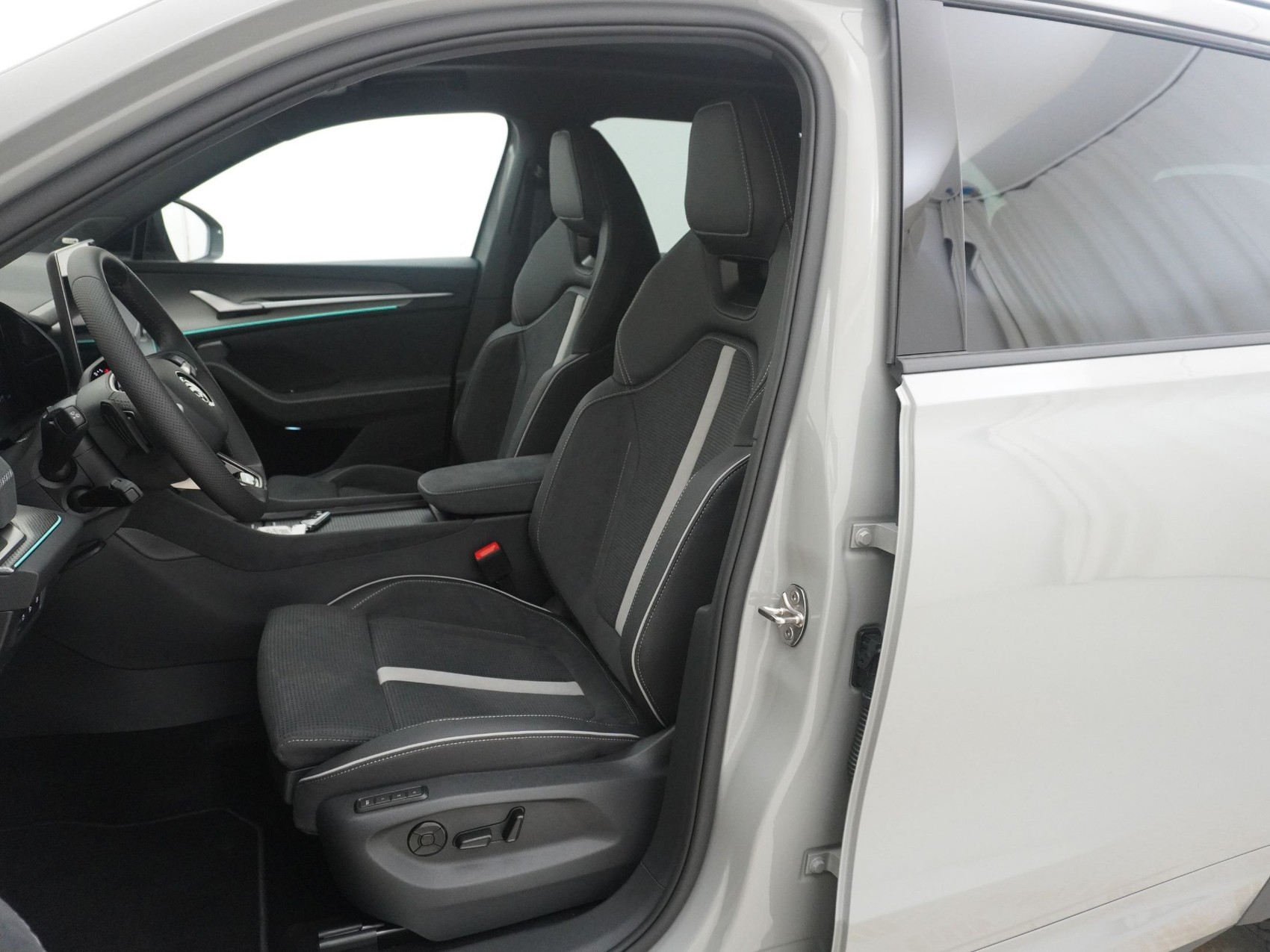 SKODA Kodiaq 2.0 TDI Sportline-image-12