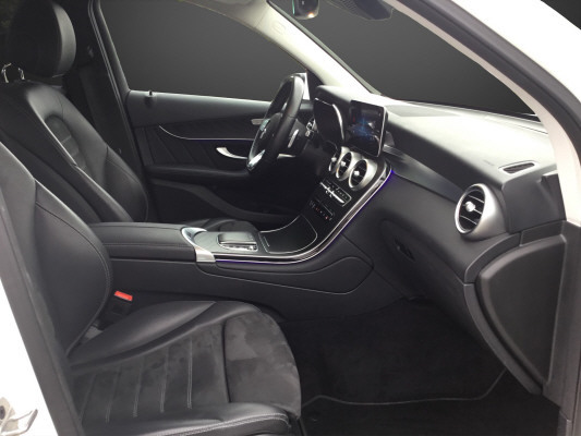 MERCEDES-BENZ GLC 200 AMG Line 4Matic-image-8