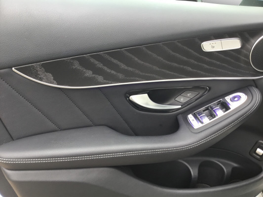 MERCEDES-BENZ GLC 200 AMG Line 4Matic-image-9