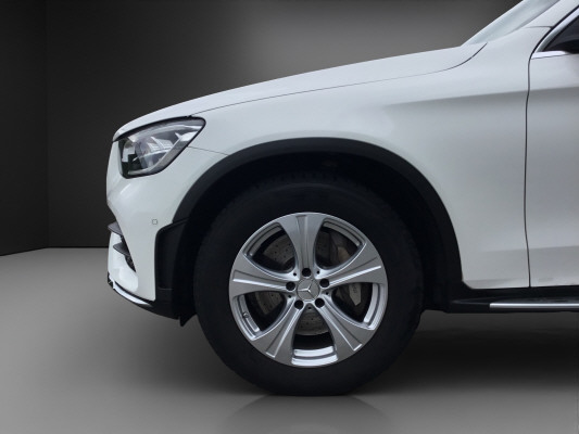 MERCEDES-BENZ GLC 200 AMG Line 4Matic-image-12