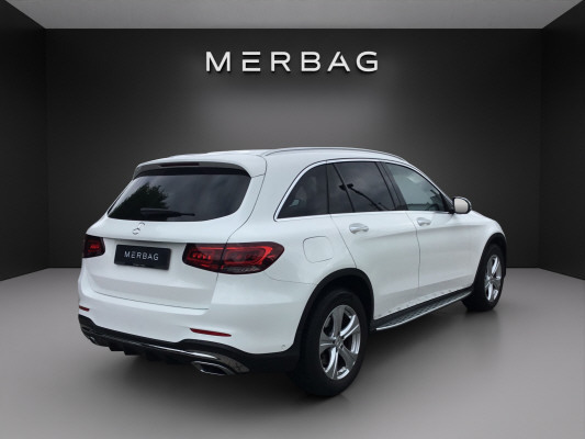 MERCEDES-BENZ GLC 200 AMG Line 4Matic-image-3