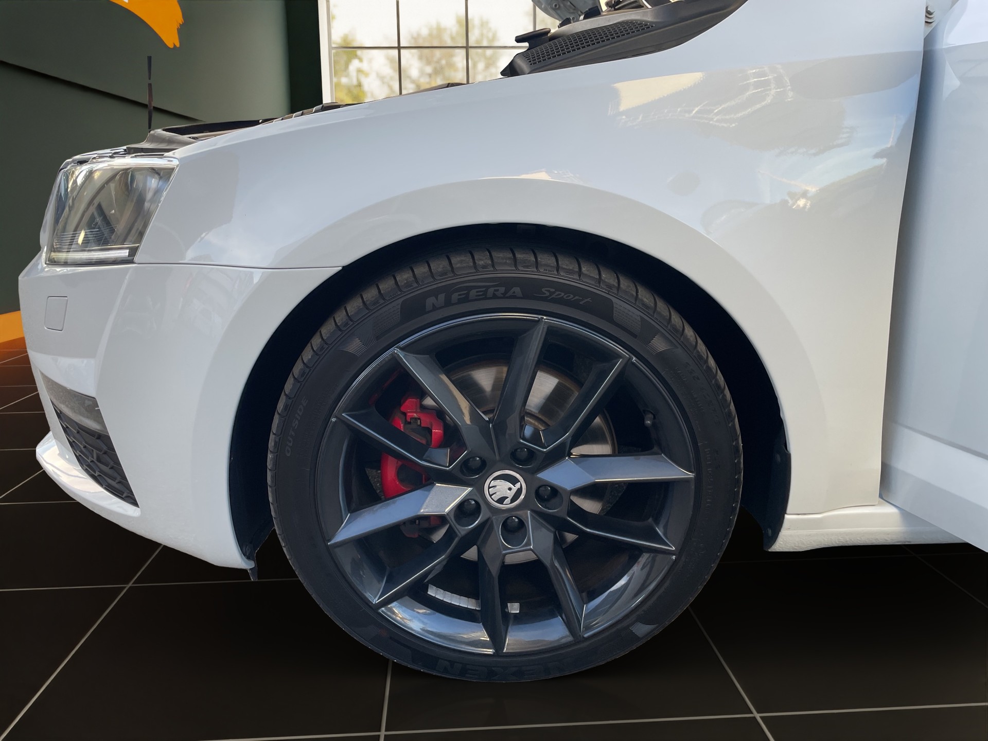 SKODA Octavia Combi 2.0 TDI RS 4x4 DSG-image-8