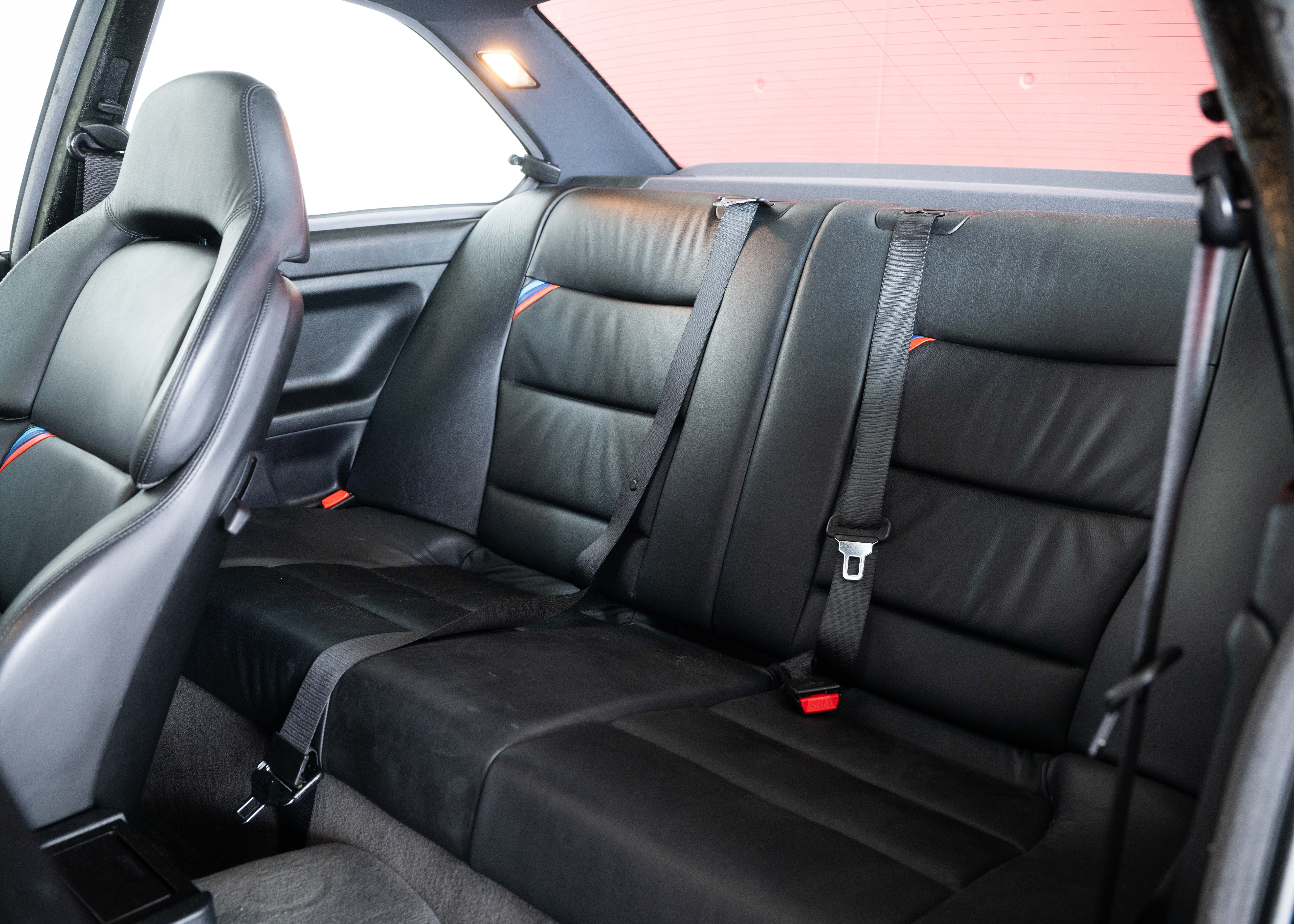 Image BMW M3 M3 Coupé (1st hand Swiss car, certified very low mileage, 100% original, 1st paint, BMW service history, mint condition)