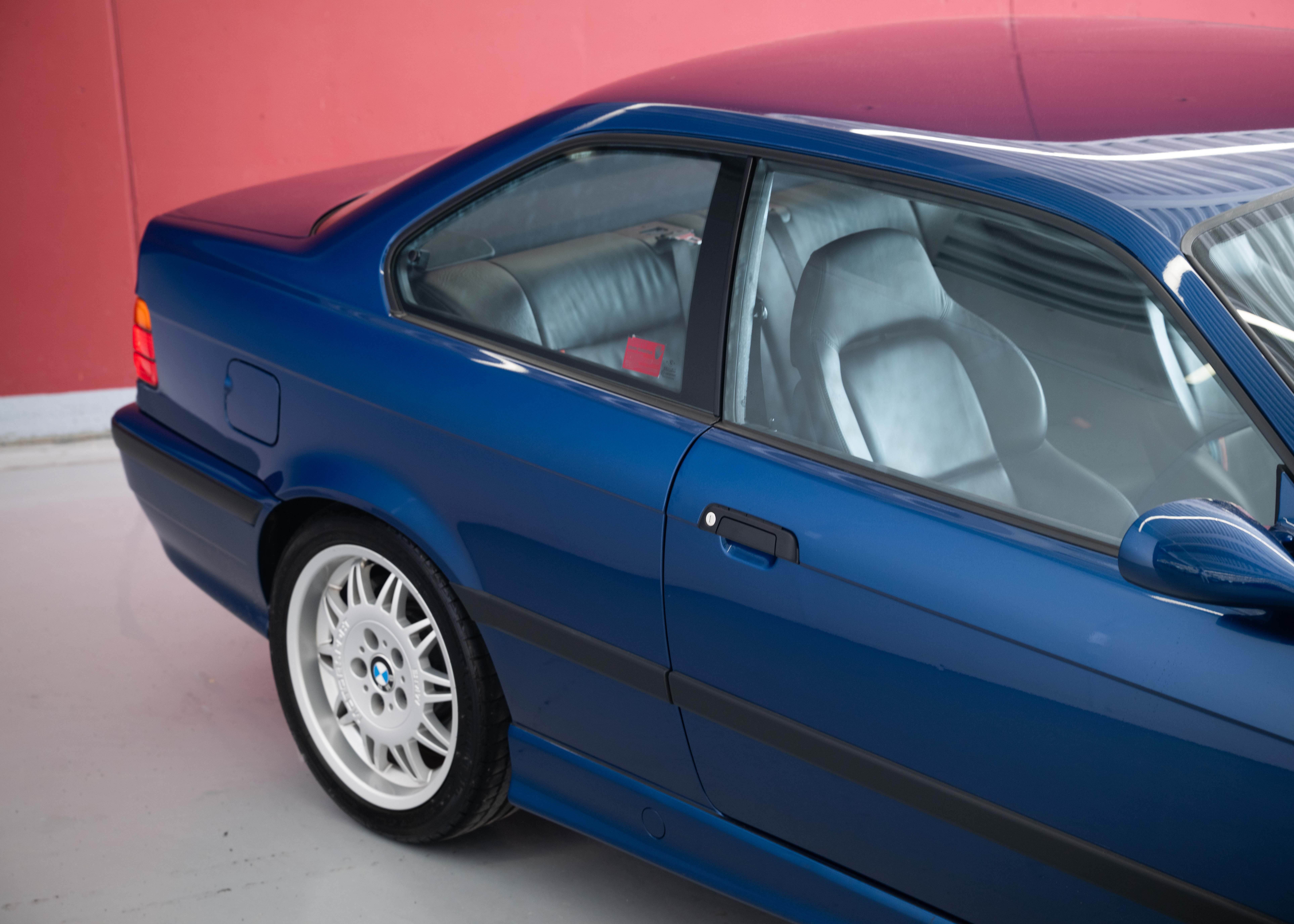 Image BMW M3 M3 Coupé (1st hand Swiss car, certified very low mileage, 100% original, 1st paint, BMW service history, mint condition)