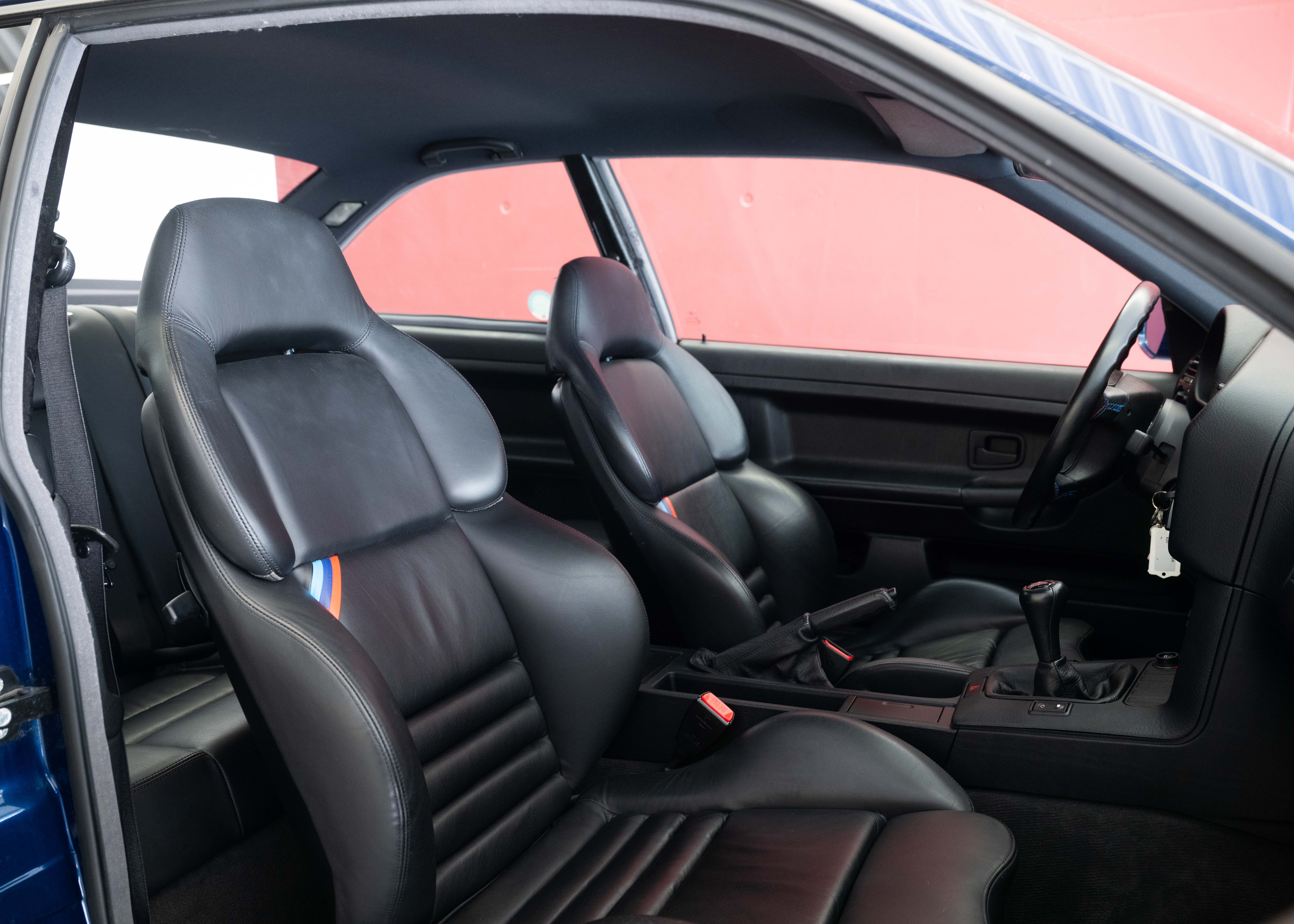 Image BMW M3 M3 Coupé (1st hand Swiss car, certified very low mileage, 100% original, 1st paint, BMW service history, mint condition)