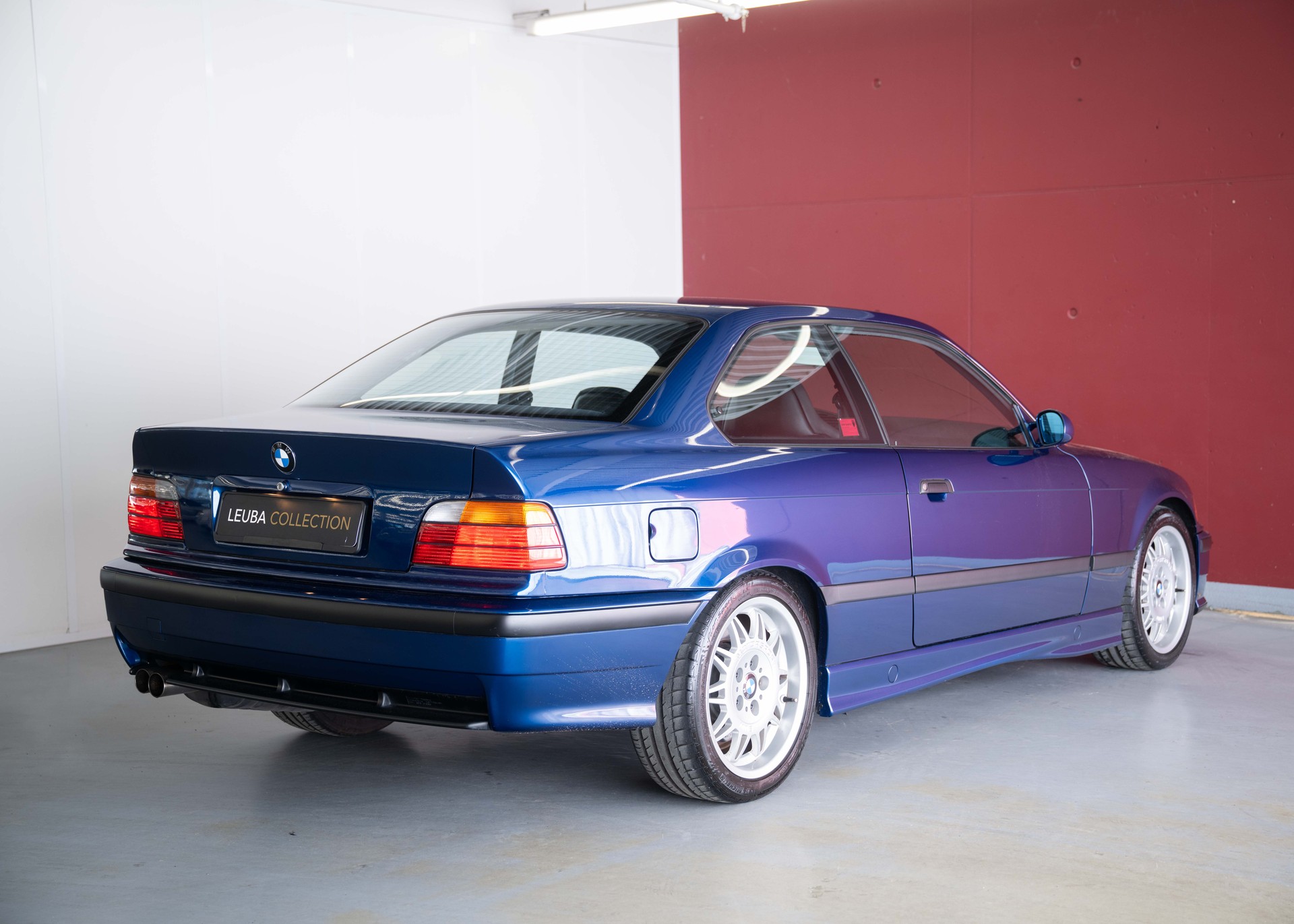 BMW M3 Coupé (1st hand Swiss car, certified very low mileage, 100% original, 1st paint, BMW service history, mint condition)-image-5